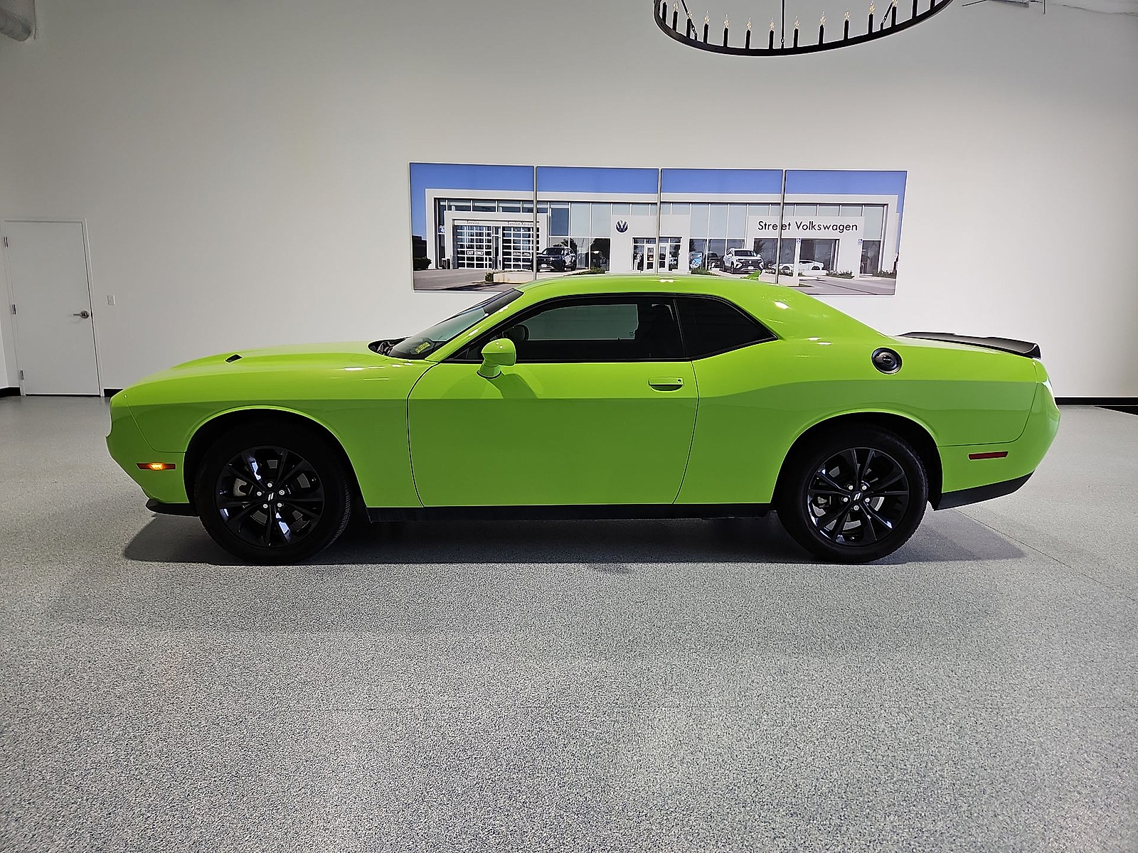 2023 Dodge Challenger SXT AWD - 4