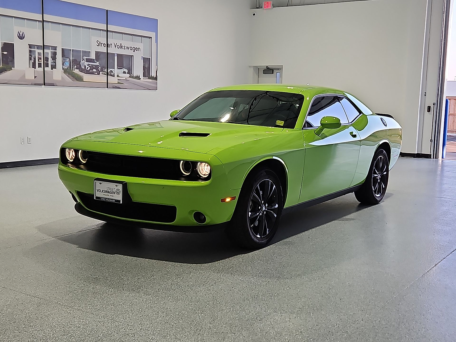2023 Dodge Challenger SXT AWD - 3