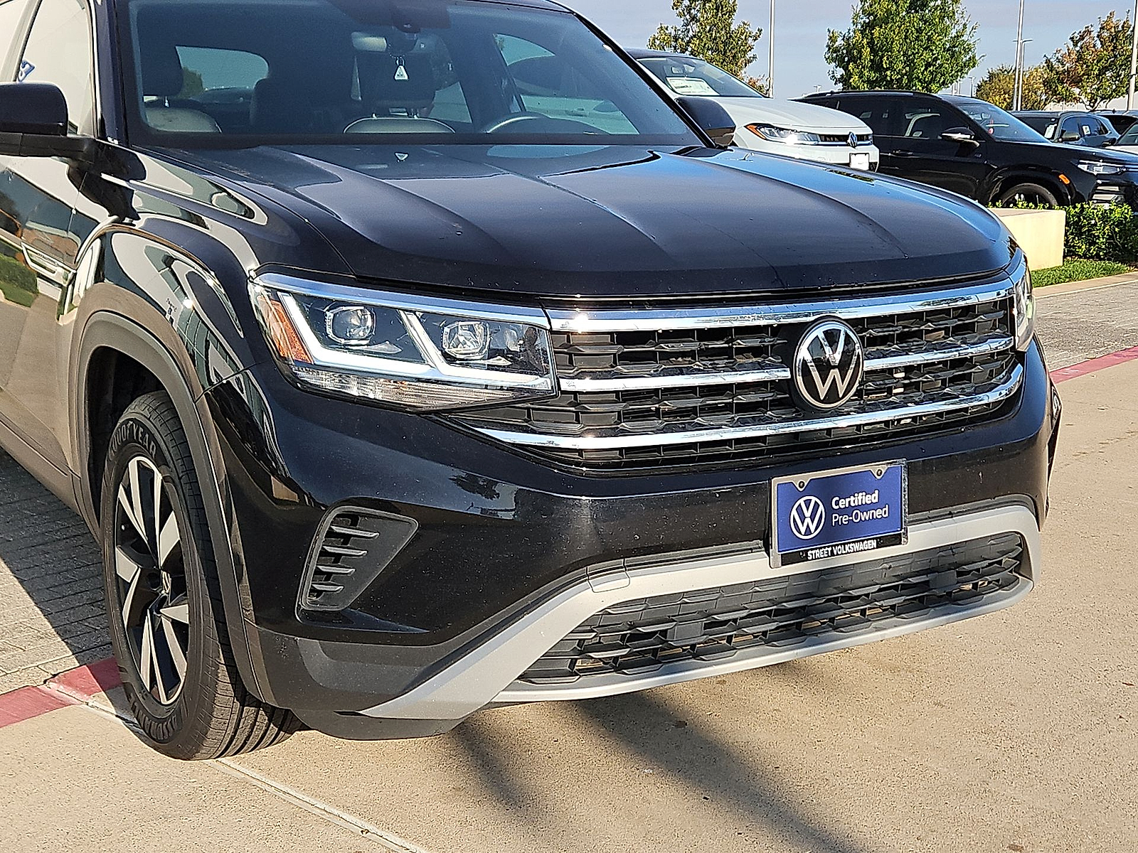2023 Volkswagen Atlas Cross Sport photo 10 of 22