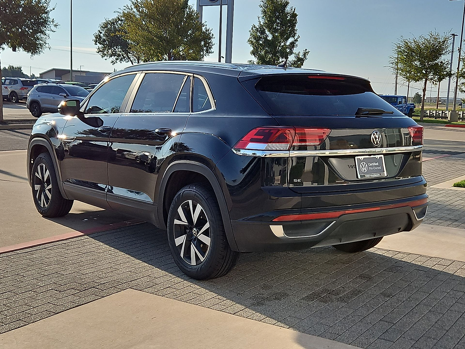 2023 Volkswagen Atlas Cross Sport photo 6 of 22