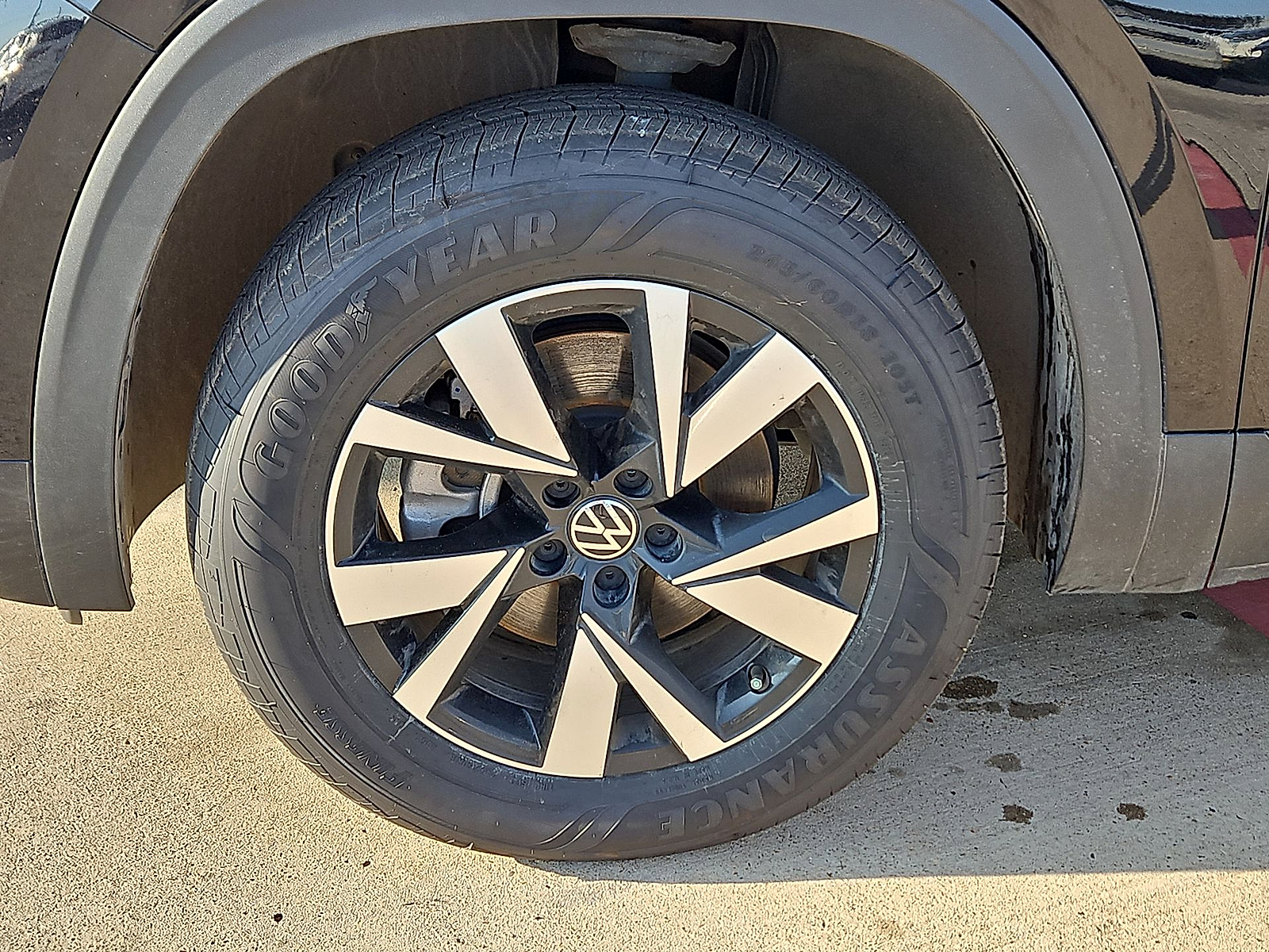 2023 Volkswagen Atlas Cross Sport photo 11 of 22