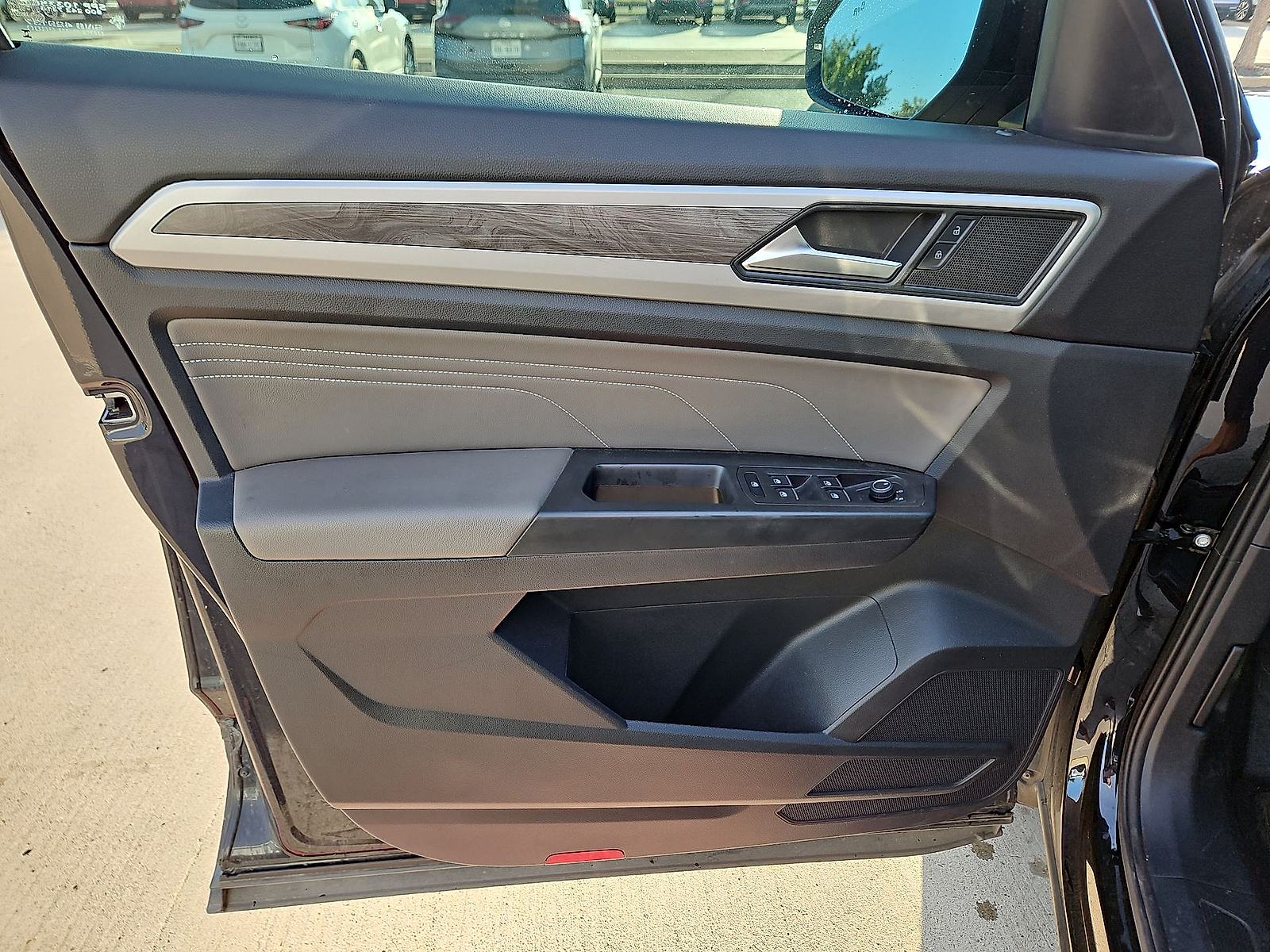 2023 Volkswagen Atlas Cross Sport photo 15 of 22