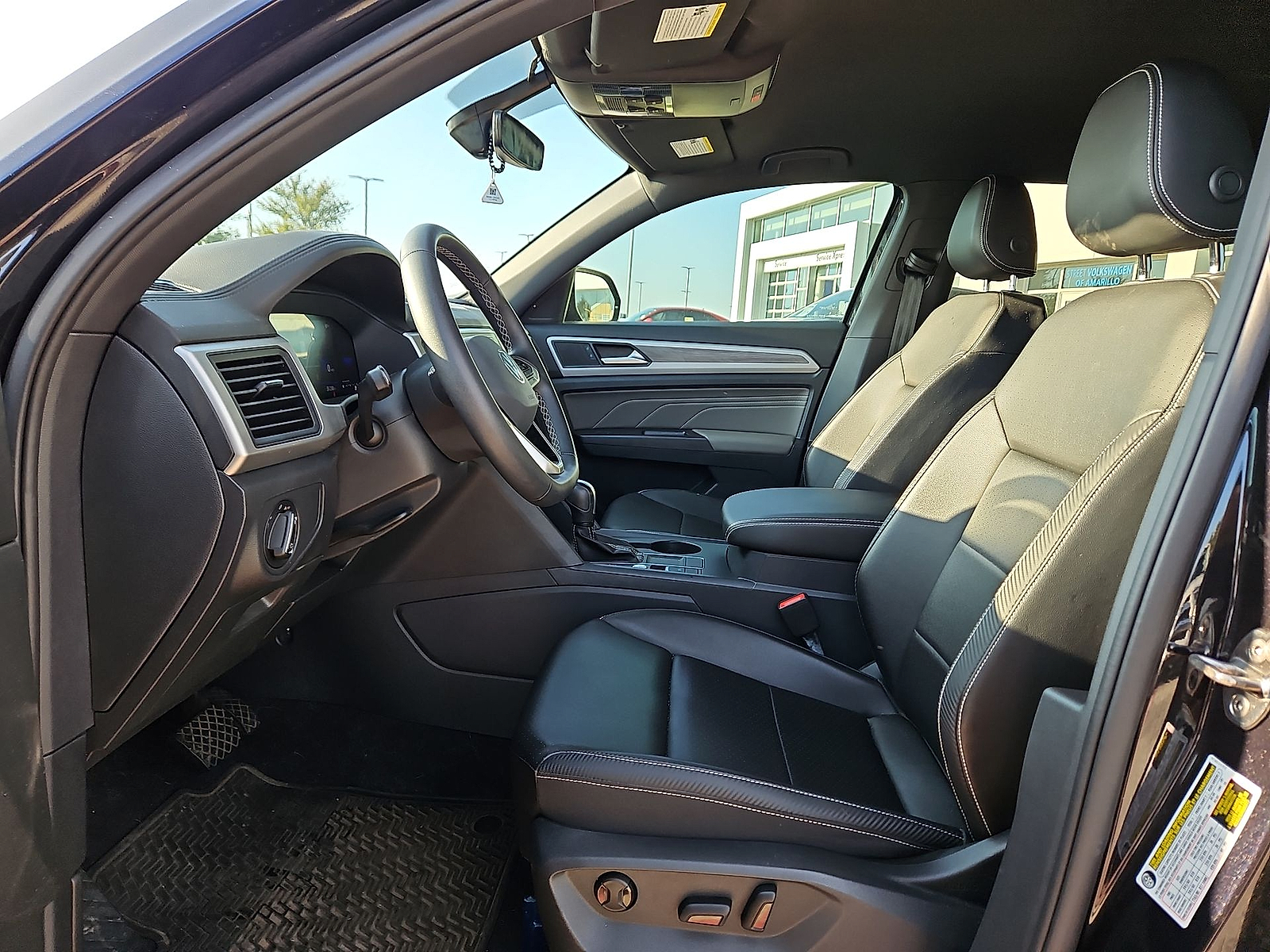 2023 Volkswagen Atlas Cross Sport photo 16 of 22