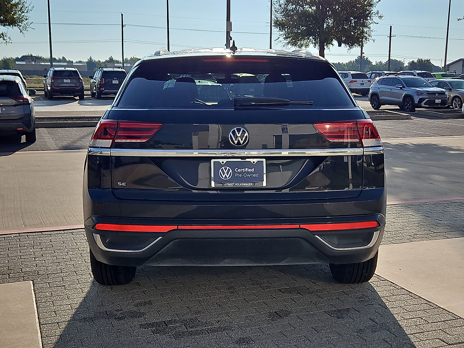 2023 Volkswagen Atlas Cross Sport photo 7 of 22