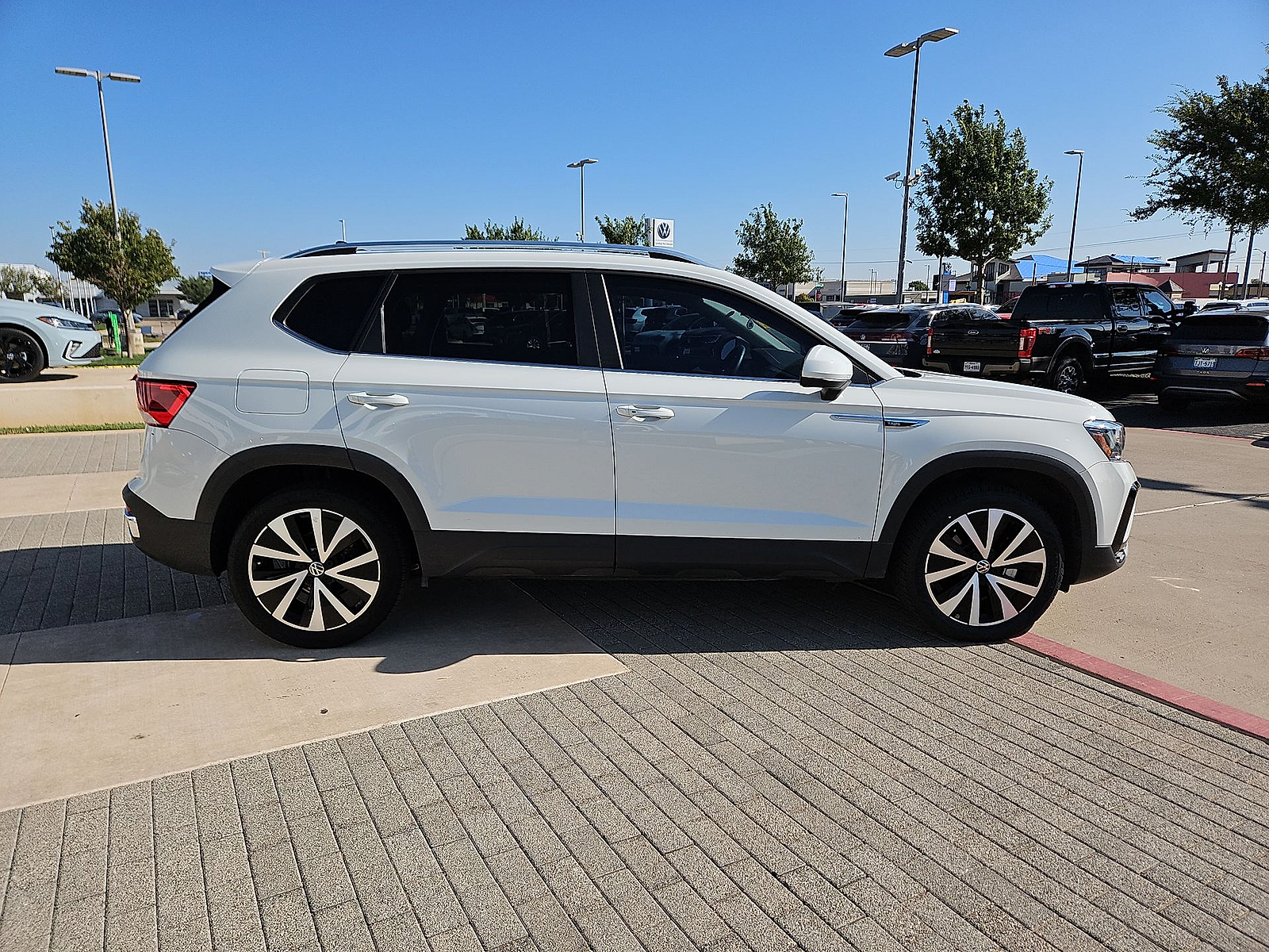 2023 Volkswagen Taos 1.5T SE Pure White at Street VW of Amarillo