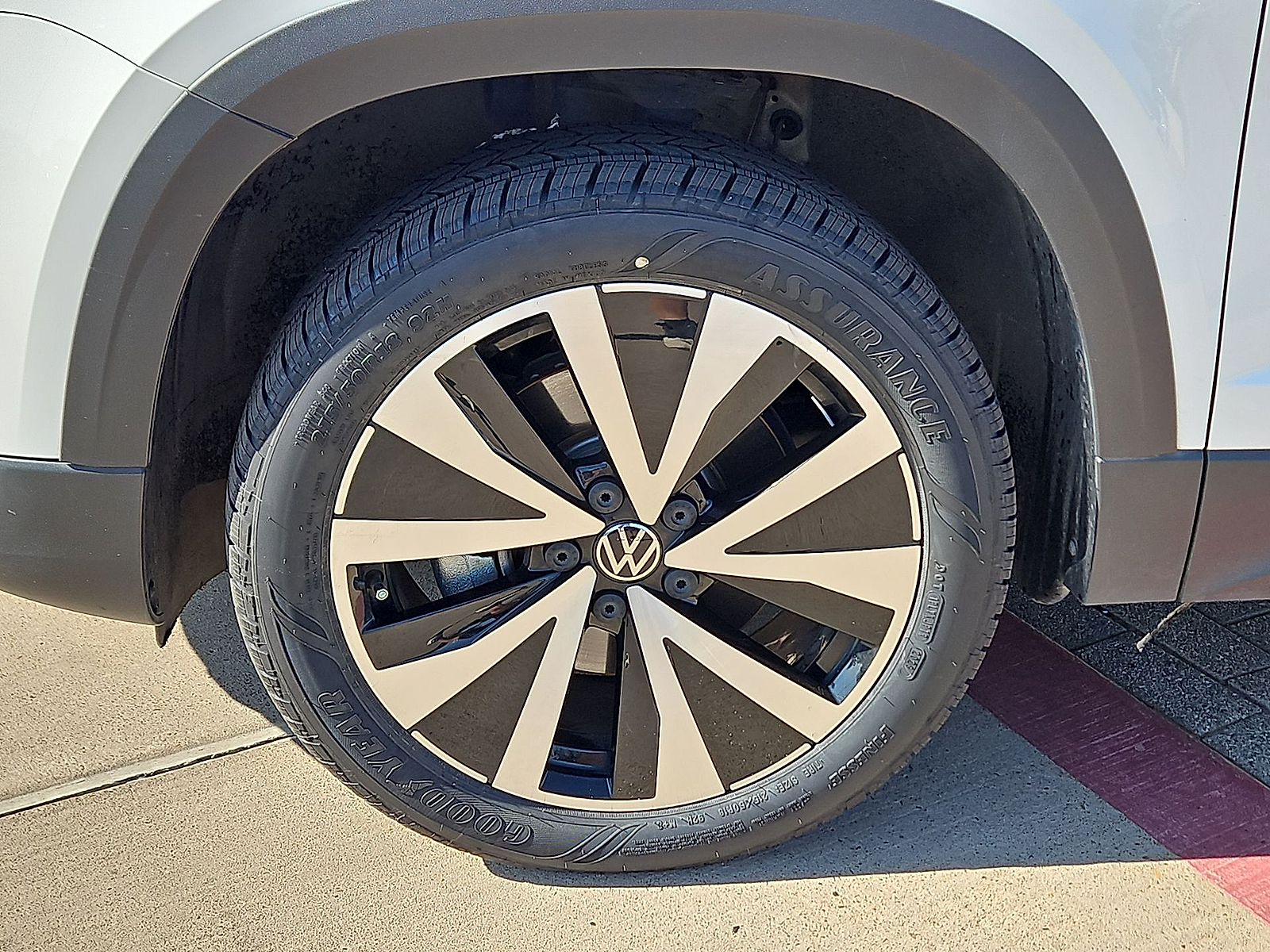 2023 Volkswagen Taos 1.5T SE Pure White at Street VW of Amarillo
