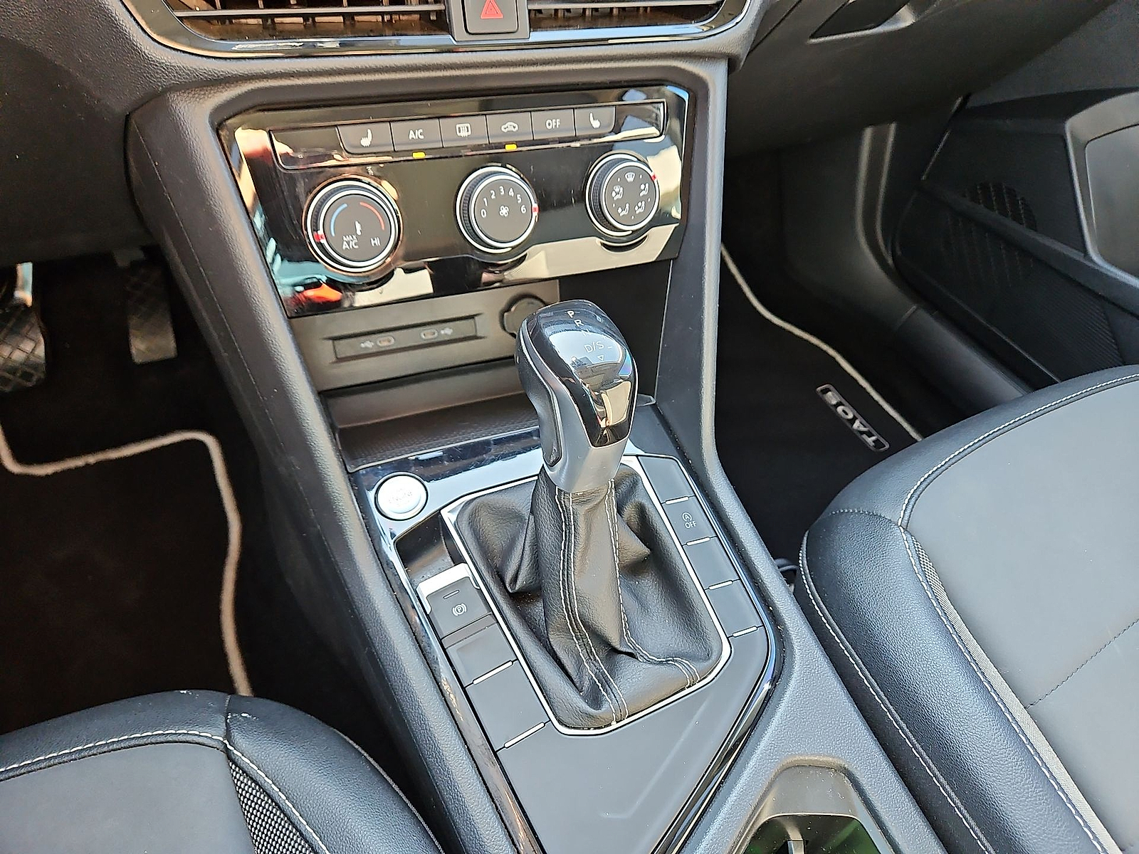 2023 Volkswagen Taos 1.5T SE Pure White at Street VW of Amarillo