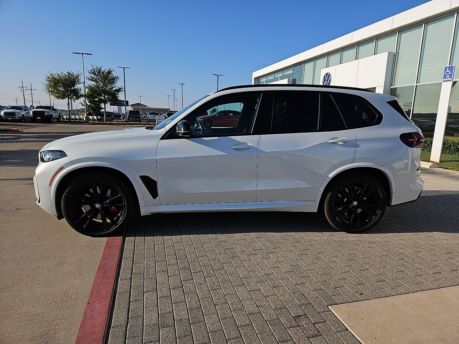 2024 BMW X5 M60i - 4