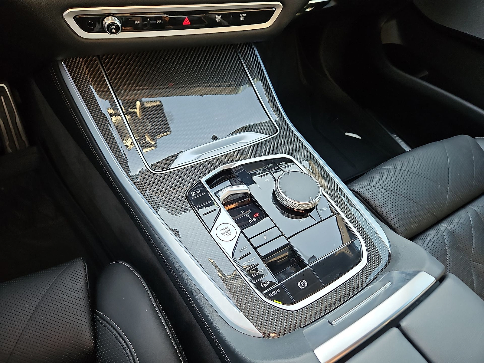 2024 BMW X5 M60i White Metallic at Bobby Duby Motors