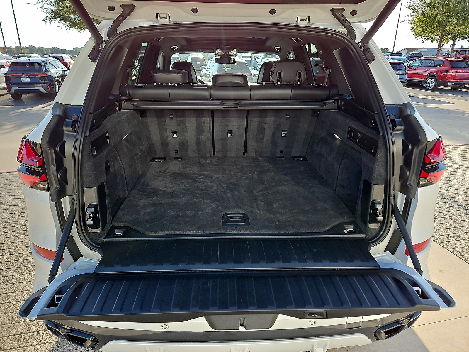 2024 BMW X5 M60i - 11