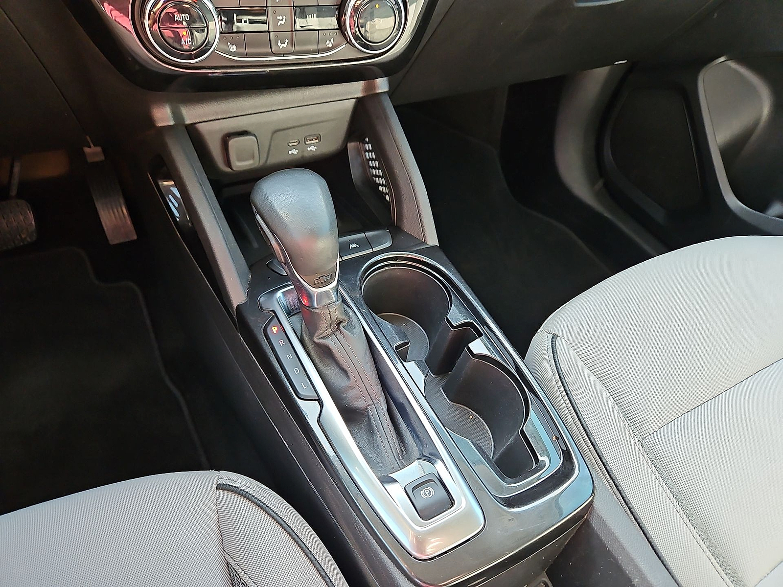 2024 Chevrolet Trailblazer FWD LT Pearl at Bobby Duby Motors