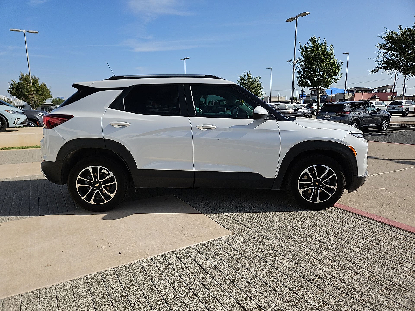 2024 Chevrolet Trailblazer FWD LT Pearl at Bobby Duby Motors