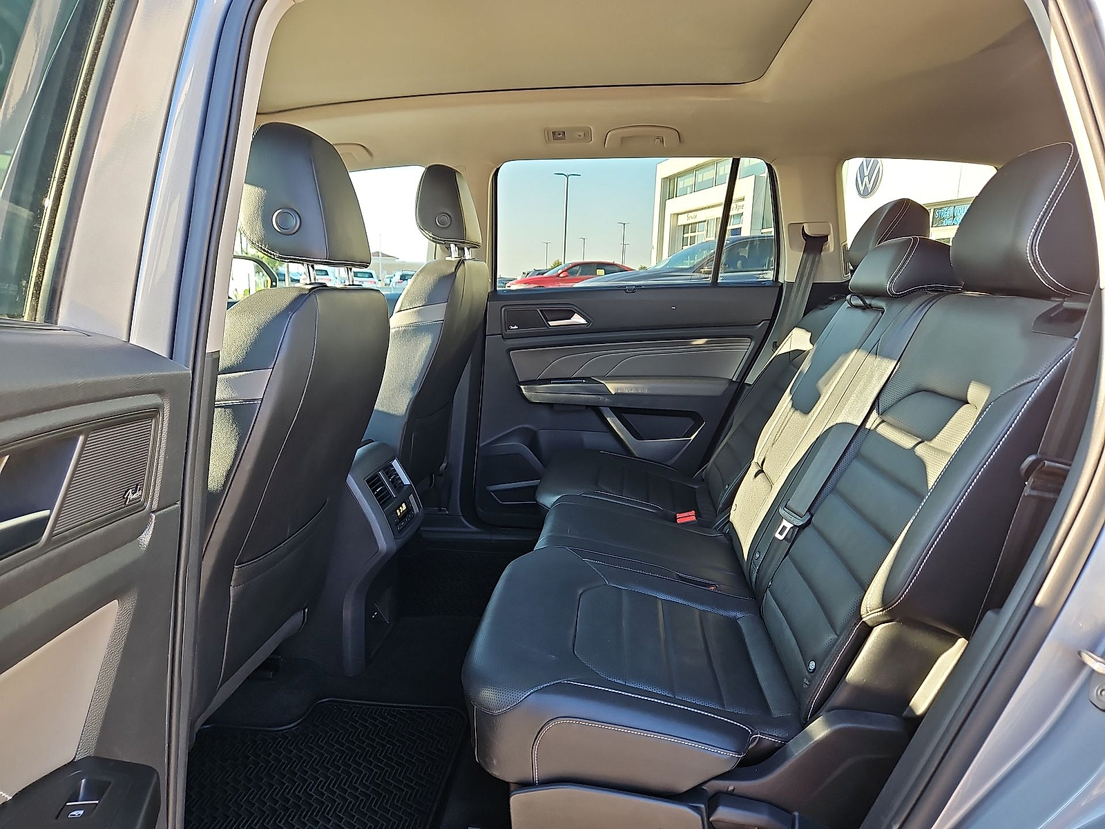 2021 Volkswagen Atlas photo 13 of 22