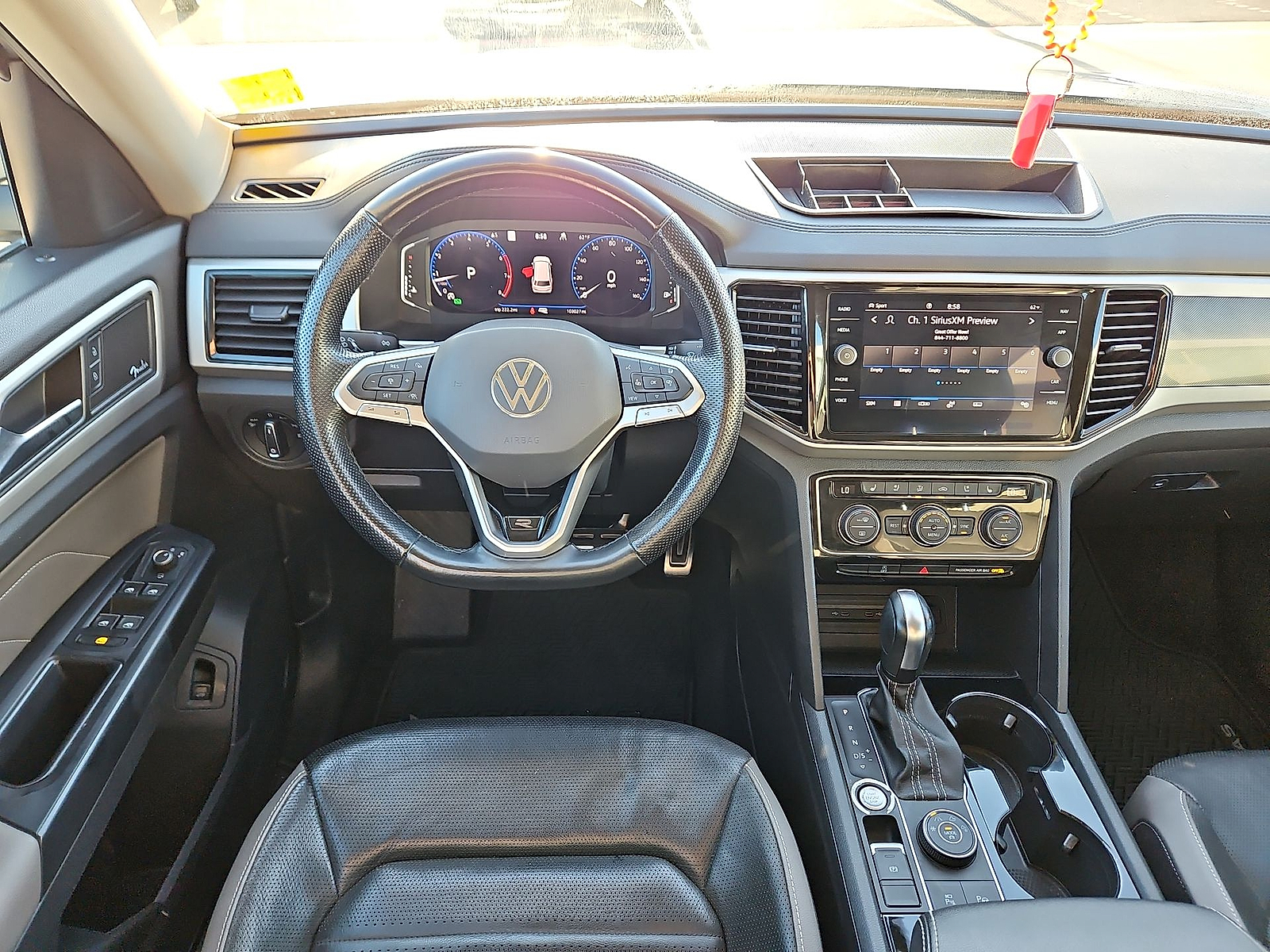 2021 Volkswagen Atlas photo 14 of 22
