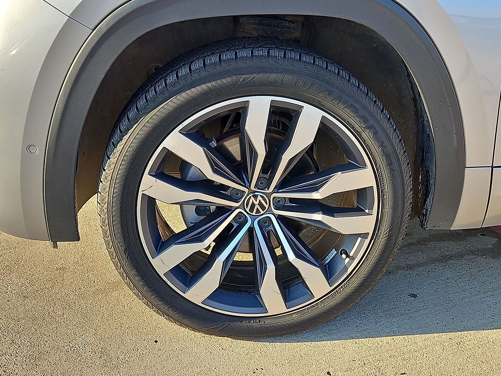 2021 Volkswagen Atlas photo 11 of 22