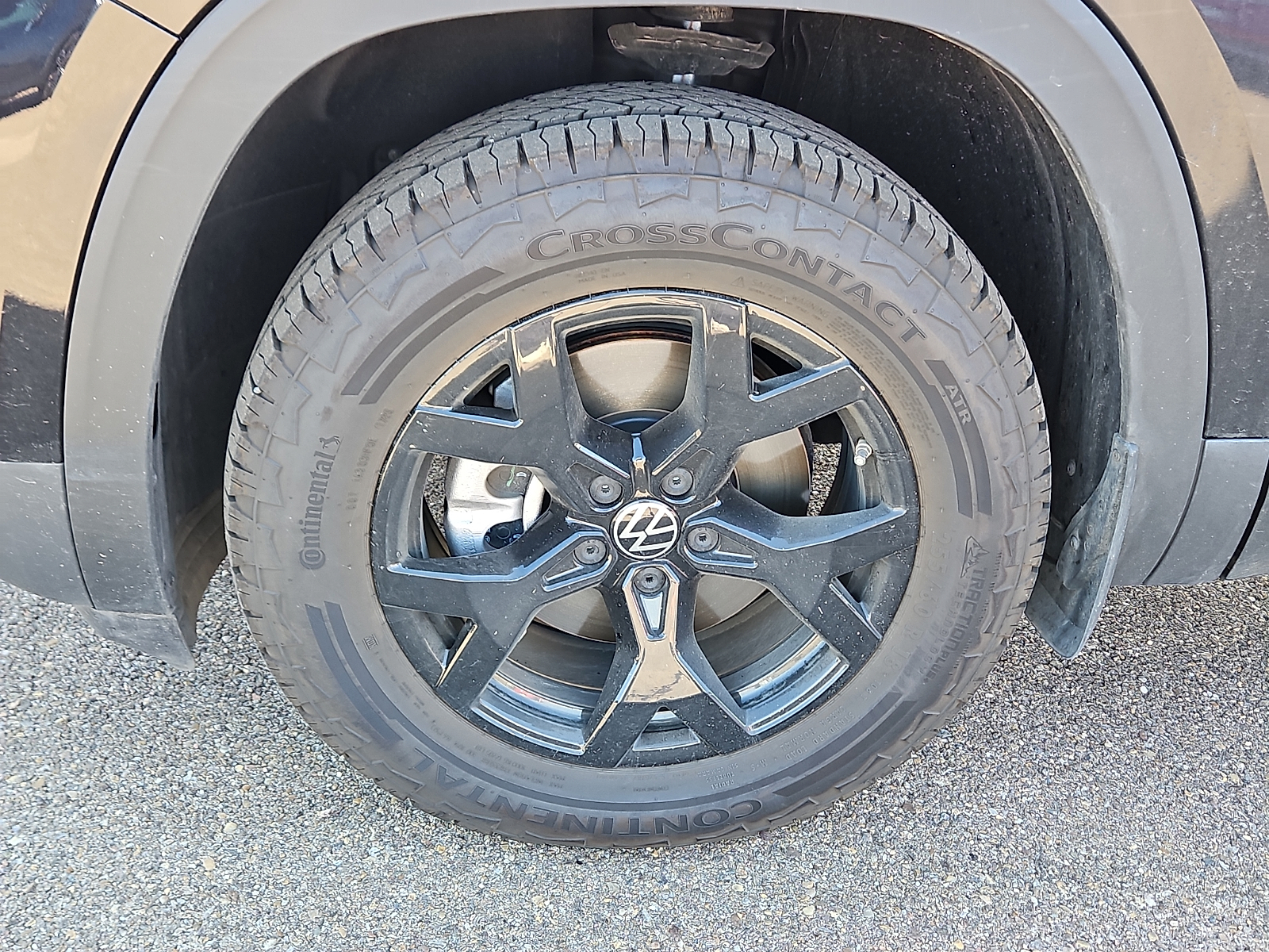 2024 Volkswagen Atlas 2.0T Peak Edition SEL Deep Black at Bobby Duby Motors