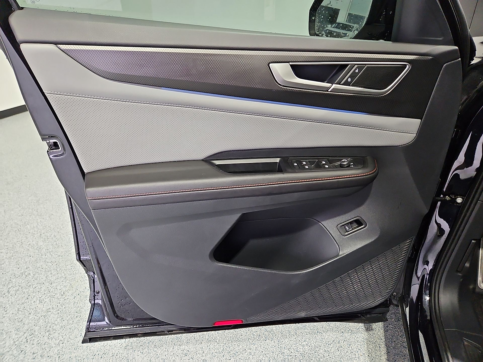 2024 Volkswagen Atlas 2.0T Peak Edition SEL Deep Black at Bobby Duby Motors