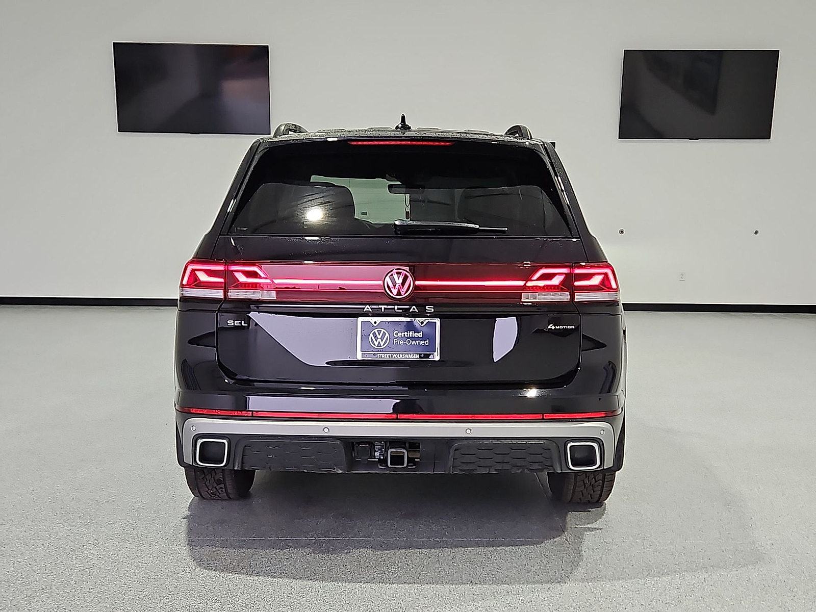 2024 Volkswagen Atlas 2.0T Peak Edition SEL Deep Black at Bobby Duby Motors