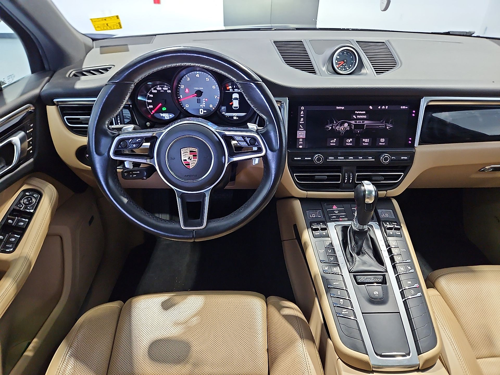 2019 Porsche Macan photo 14 of 22