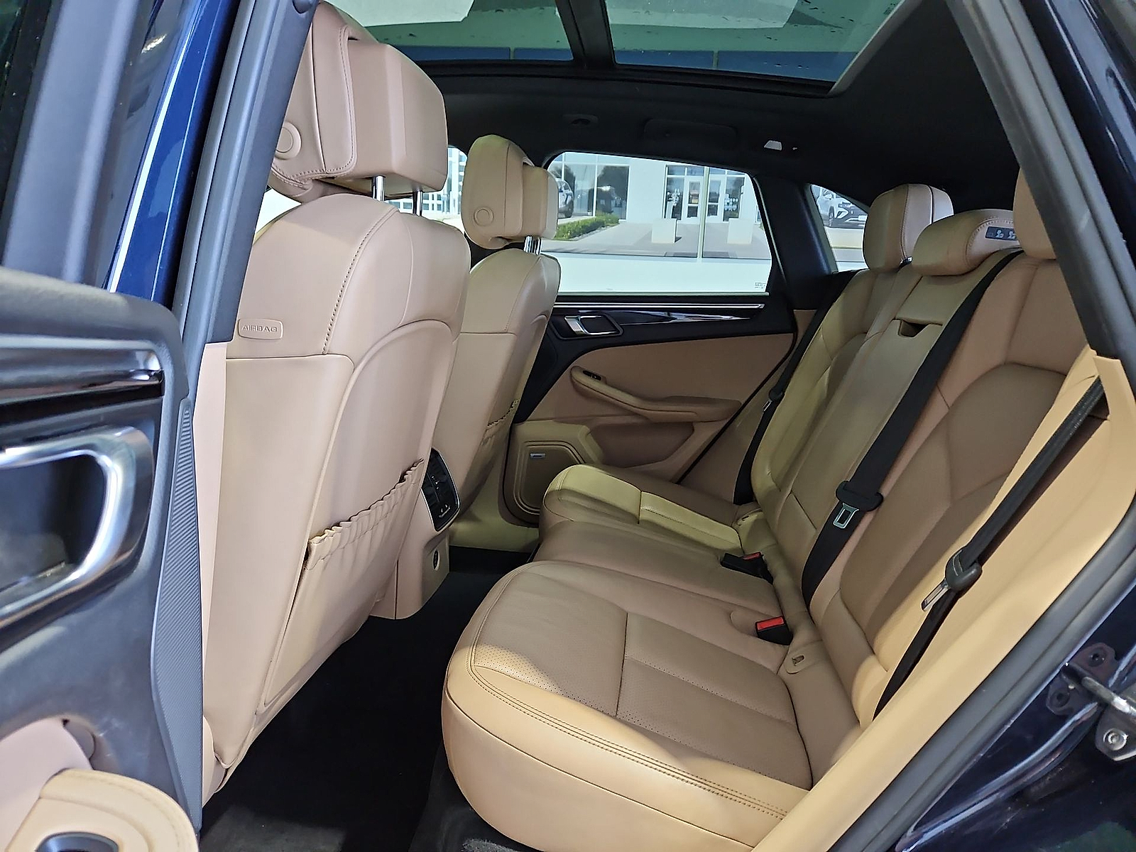 2019 Porsche Macan photo 13 of 22