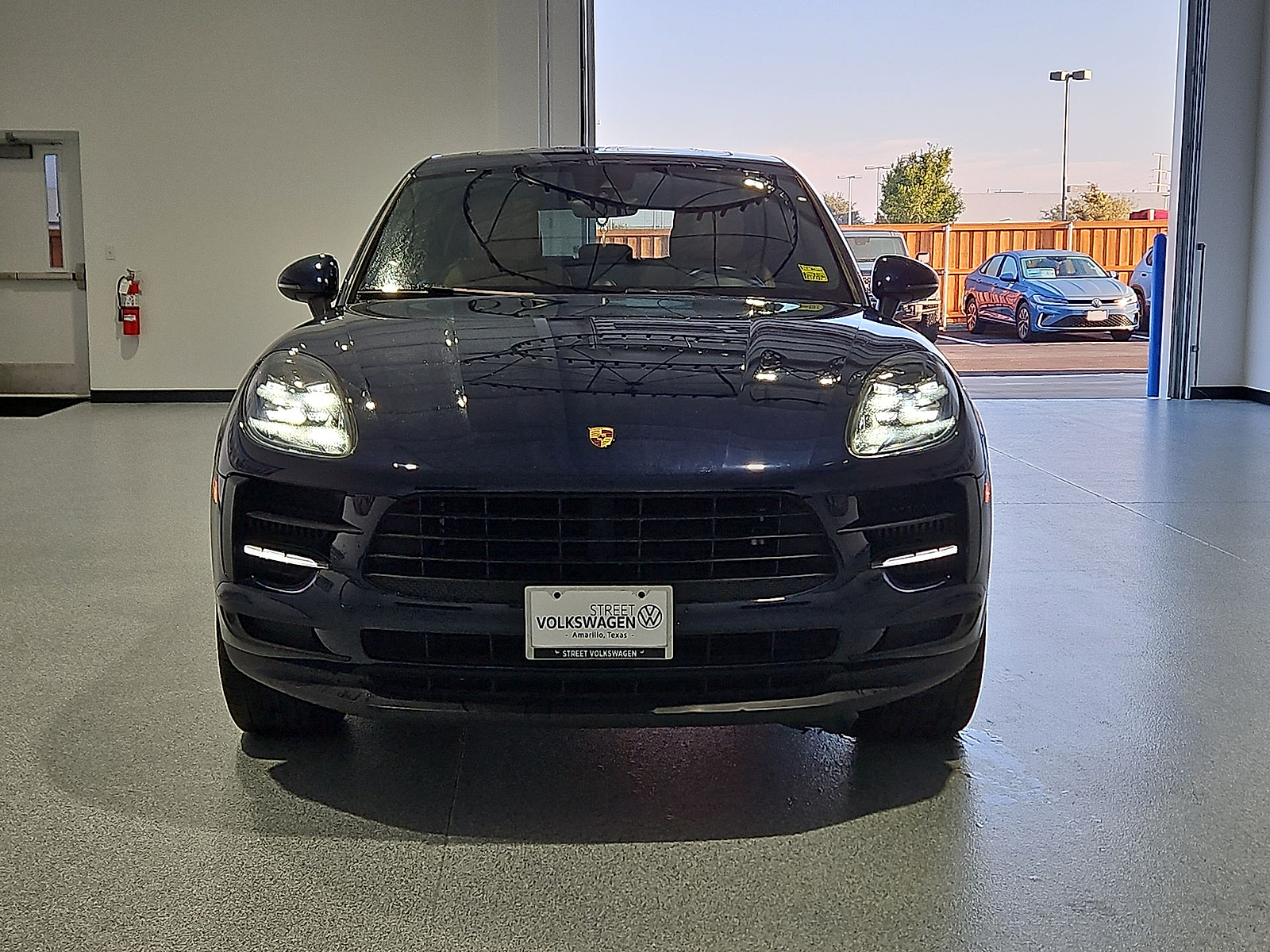 2019 Porsche Macan photo 3 of 22