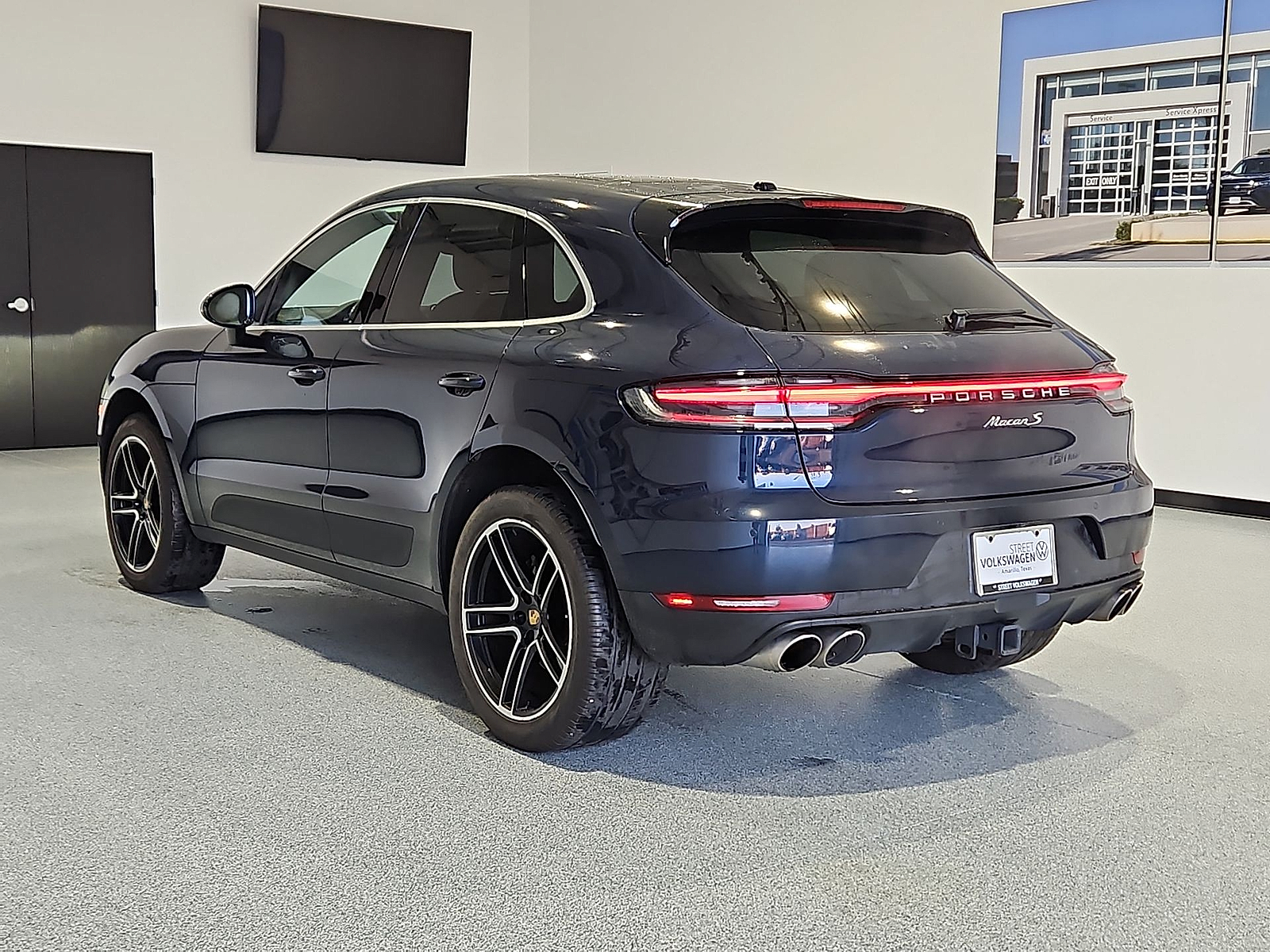 2019 Porsche Macan photo 6 of 22