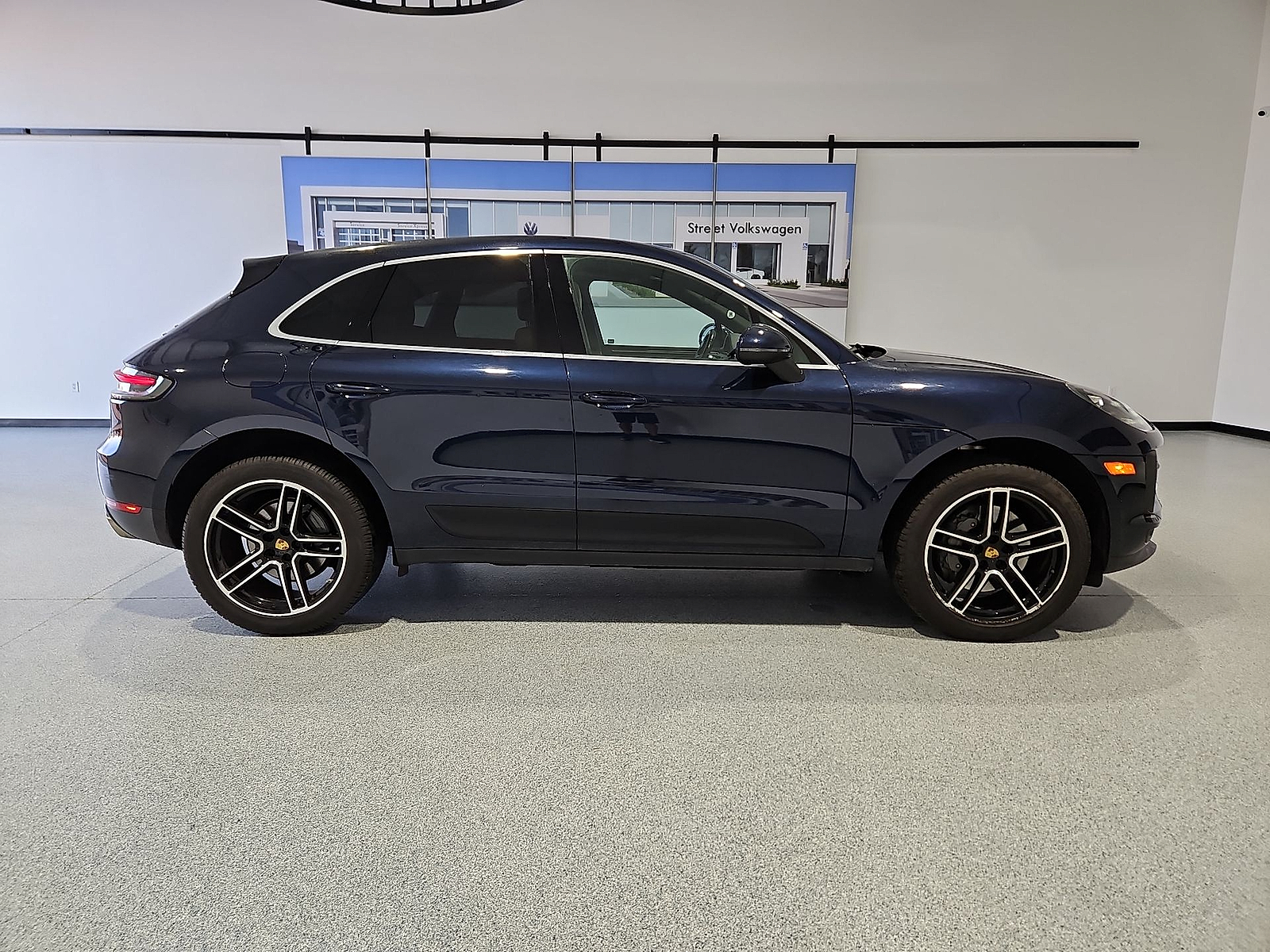 2019 Porsche Macan photo 9 of 22