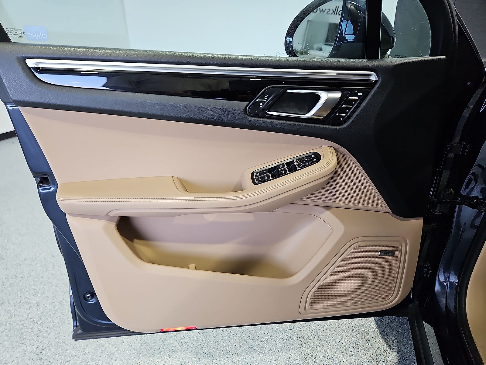 2019 Porsche Macan photo 15 of 22