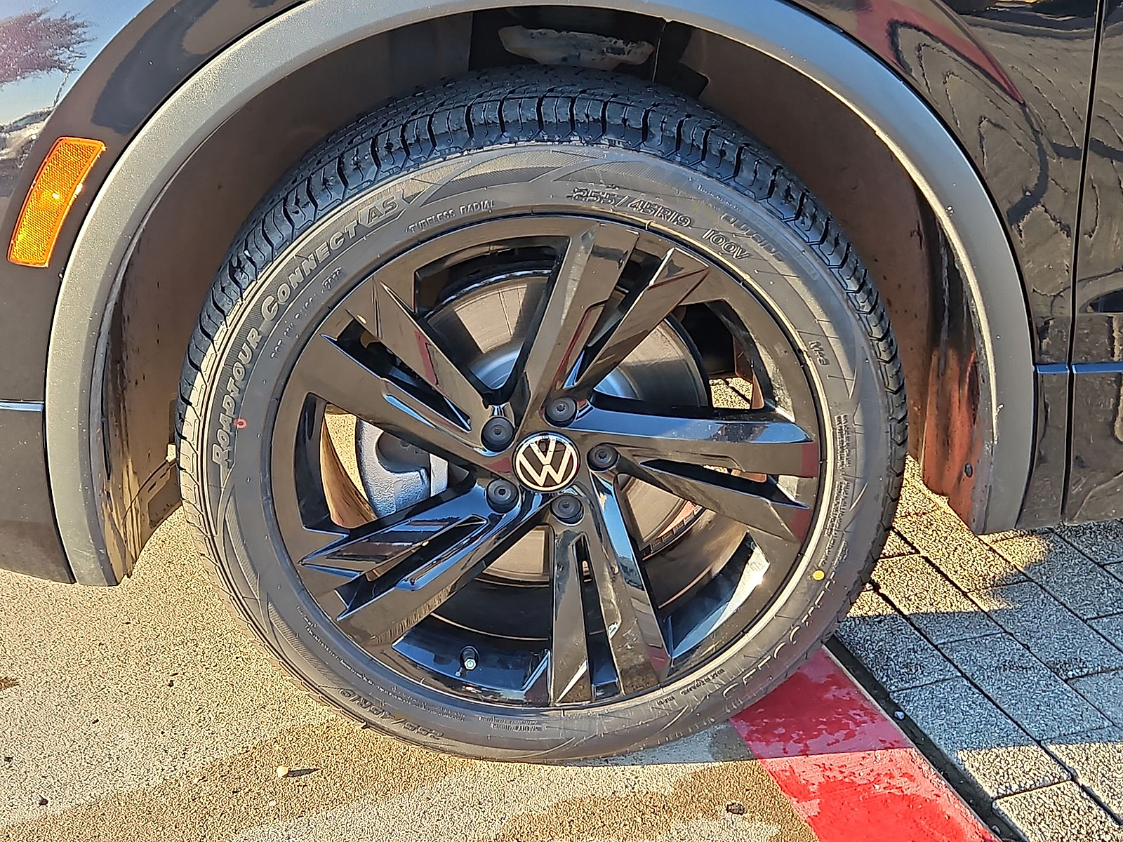 2024 Volkswagen Tiguan photo 11 of 22