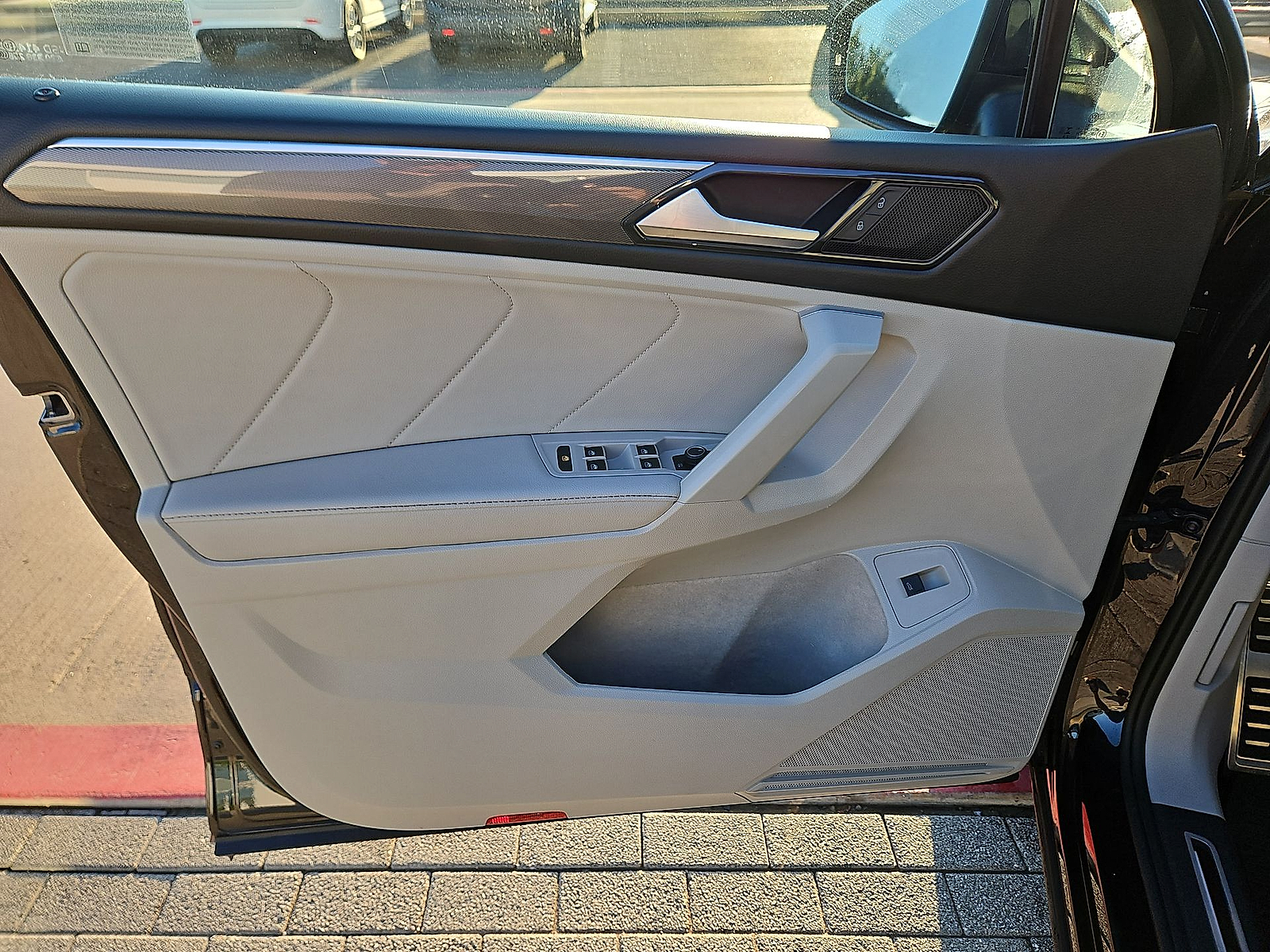 2024 Volkswagen Tiguan photo 15 of 22