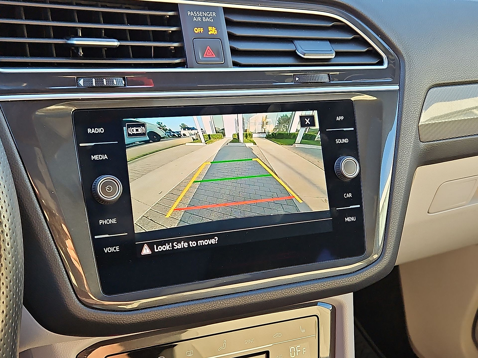 2024 Volkswagen Tiguan photo 18 of 22