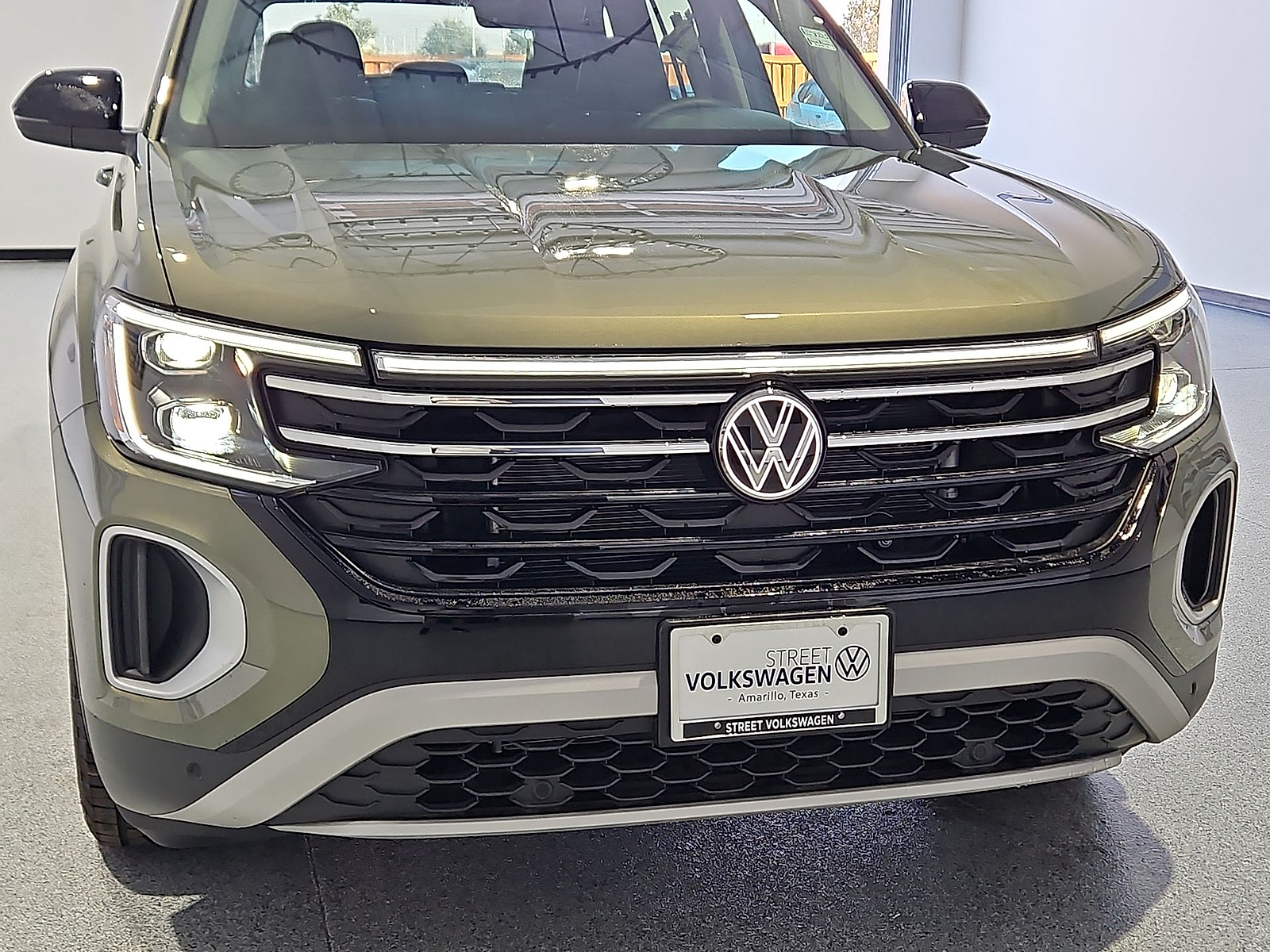 2026 Volkswagen Atlas photo 10 of 22