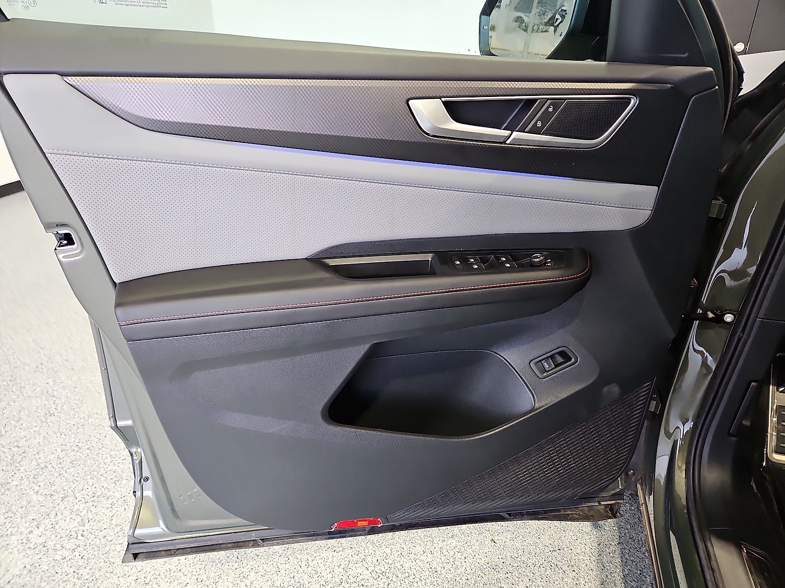 2026 Volkswagen Atlas photo 15 of 22