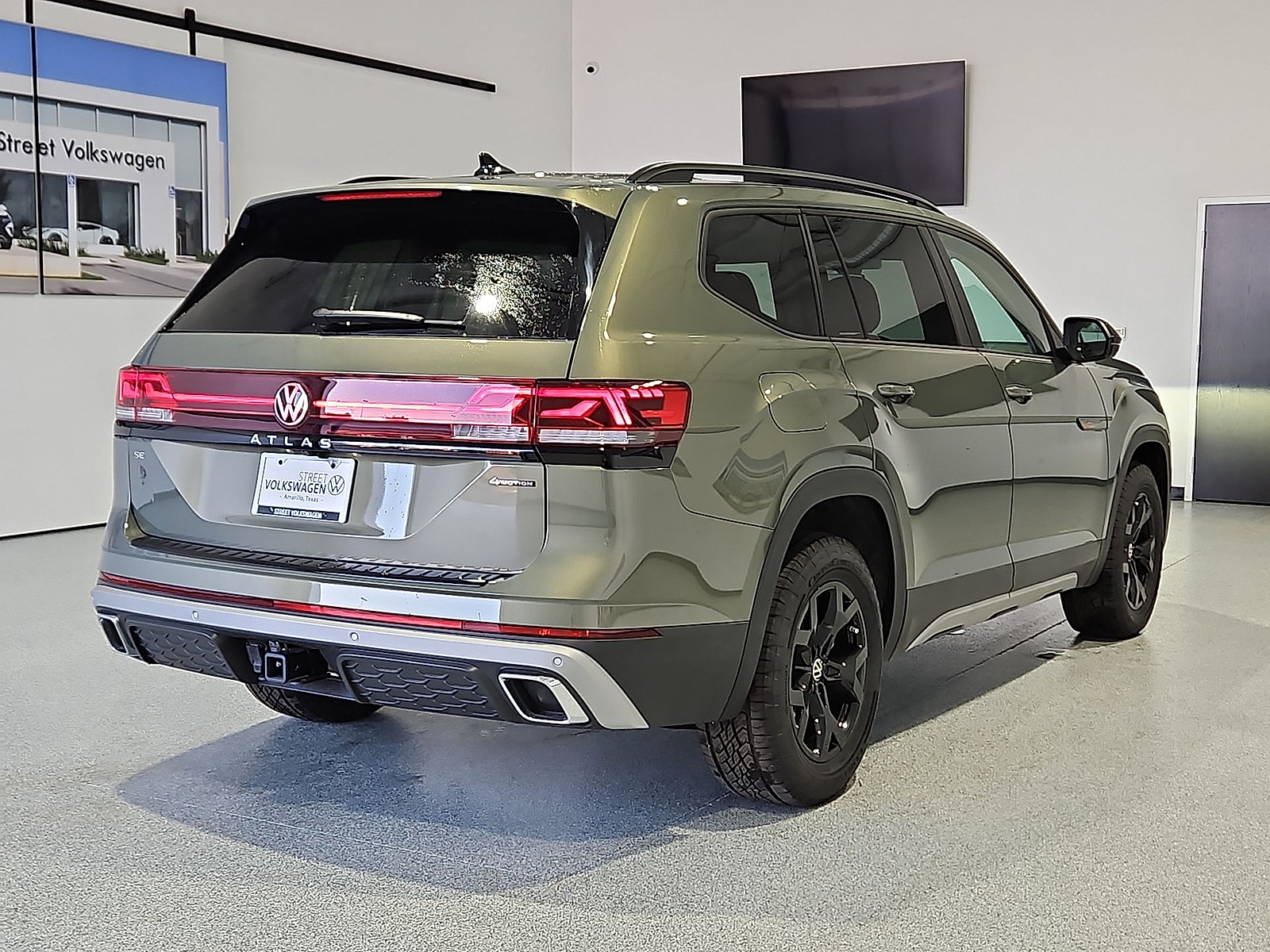 2026 Volkswagen Atlas photo 8 of 22