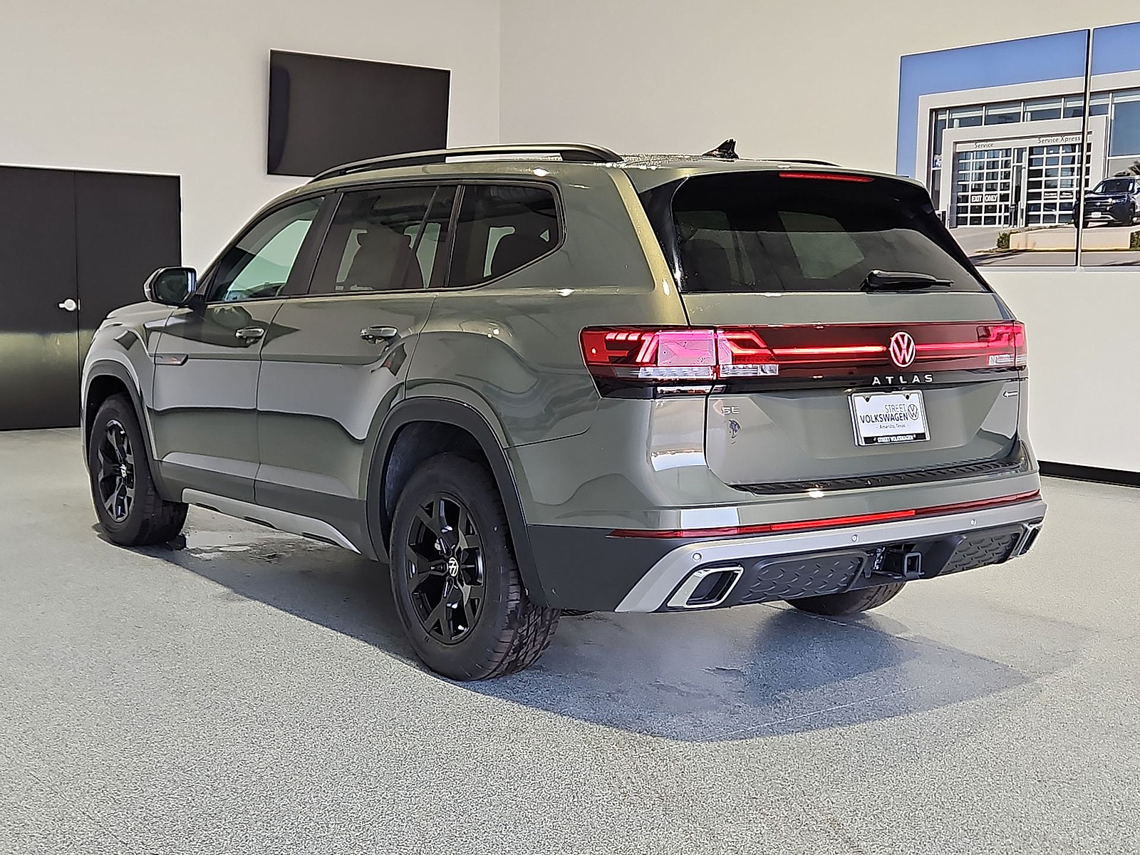 2026 Volkswagen Atlas photo 6 of 22