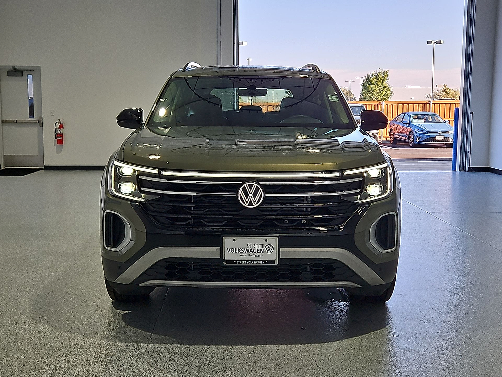 2026 Volkswagen Atlas photo 3 of 22