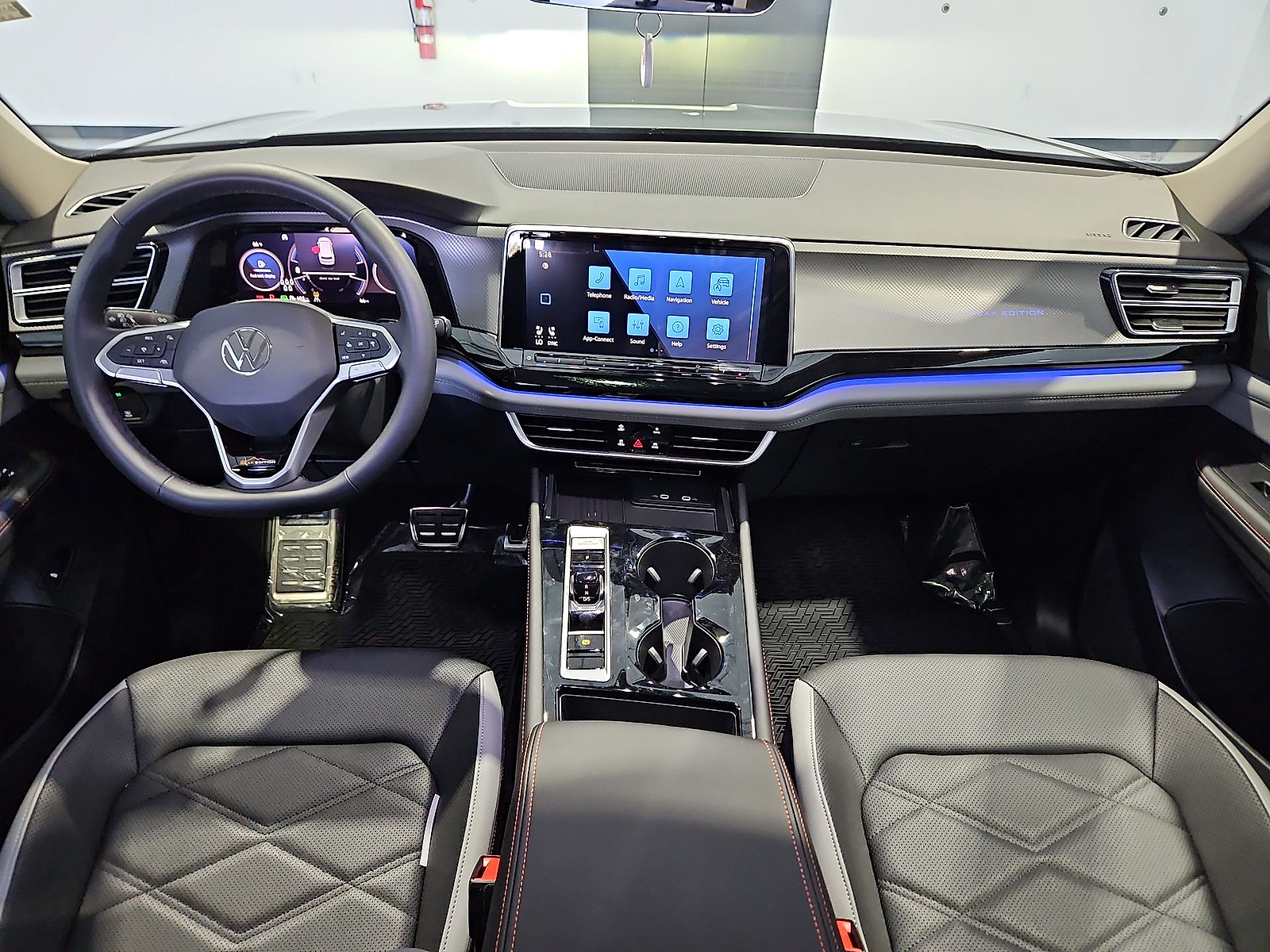 2026 Volkswagen Atlas photo 14 of 22