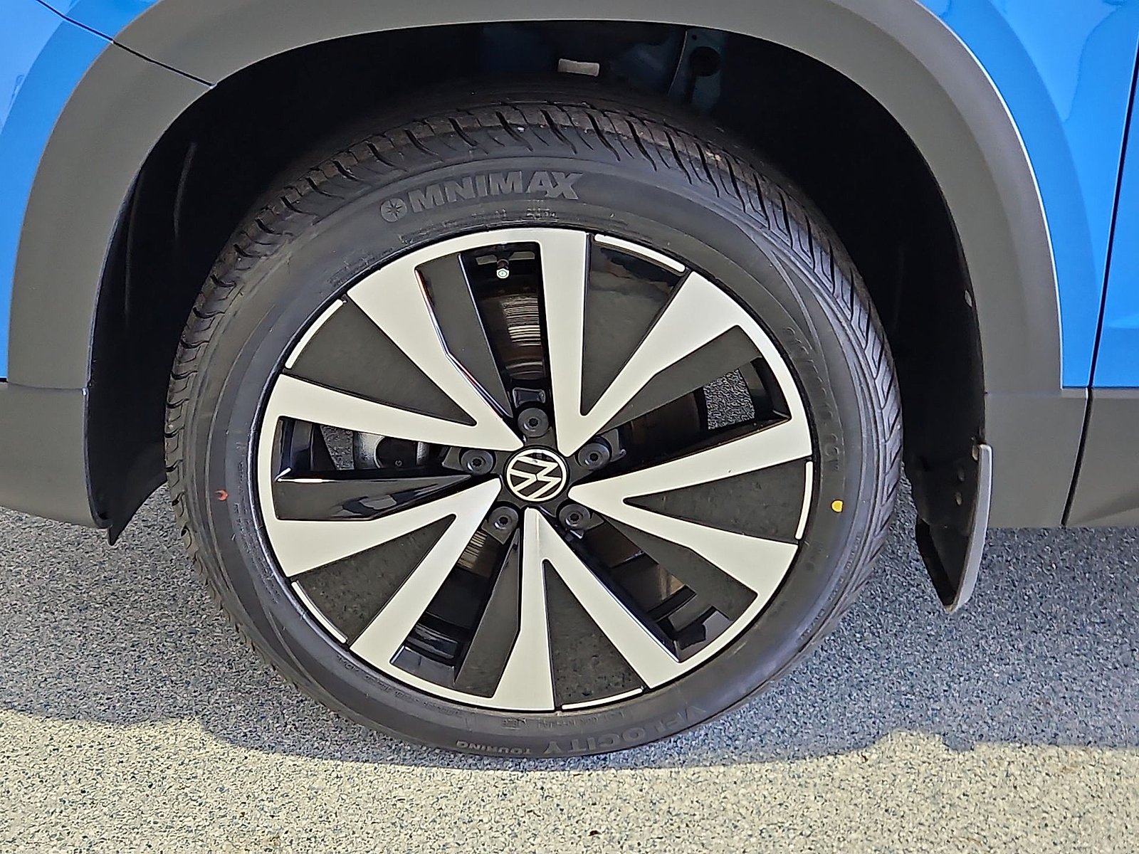 2024 Volkswagen Taos photo 11 of 22