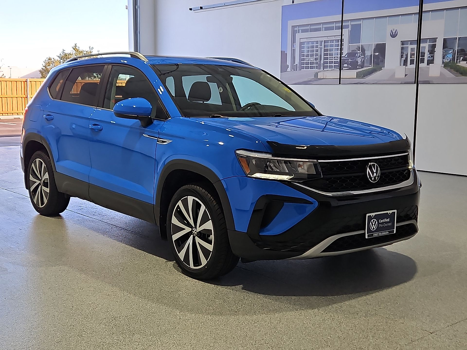 2024 Volkswagen Taos photo 2 of 22