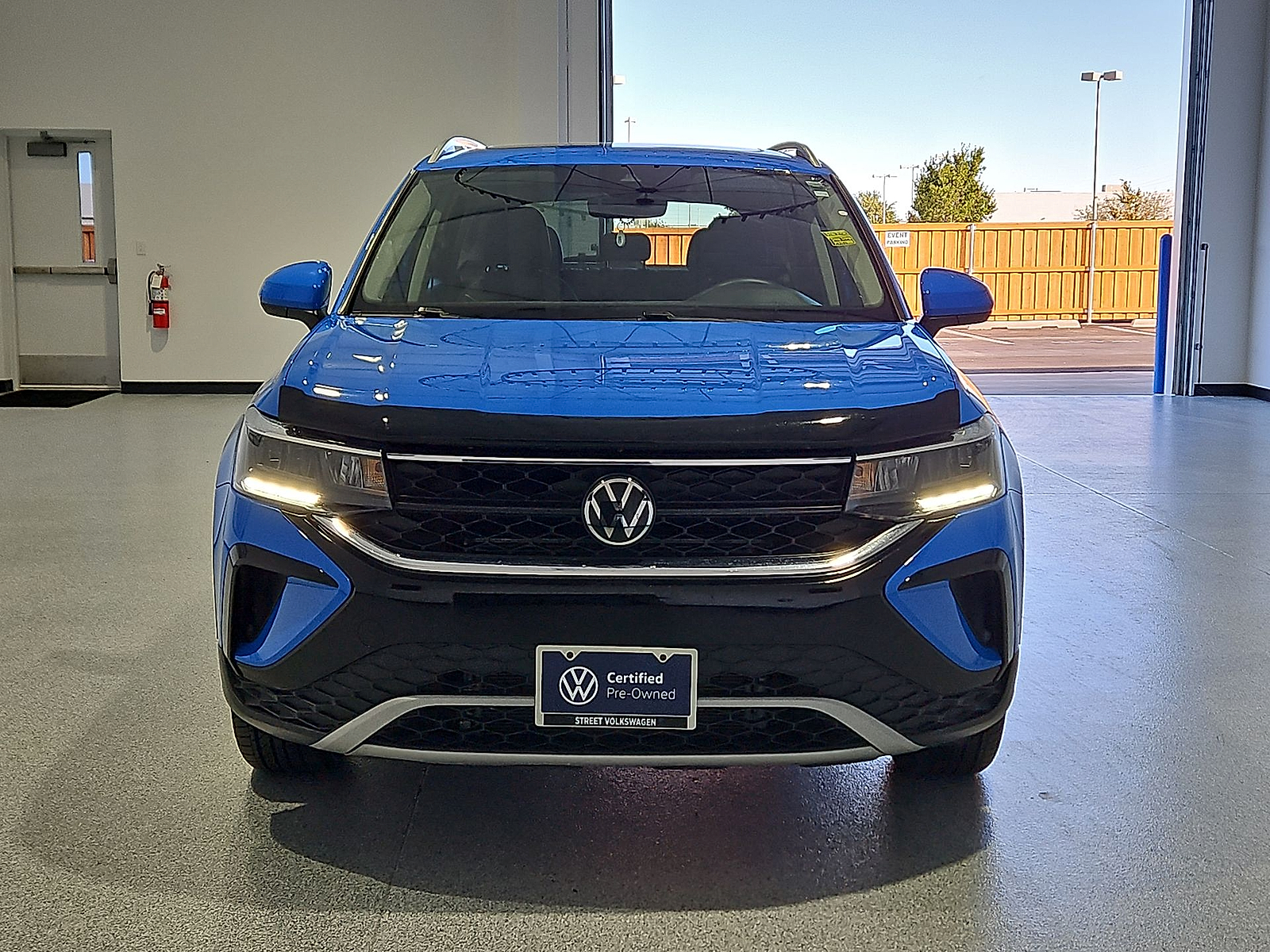 2024 Volkswagen Taos photo 3 of 22