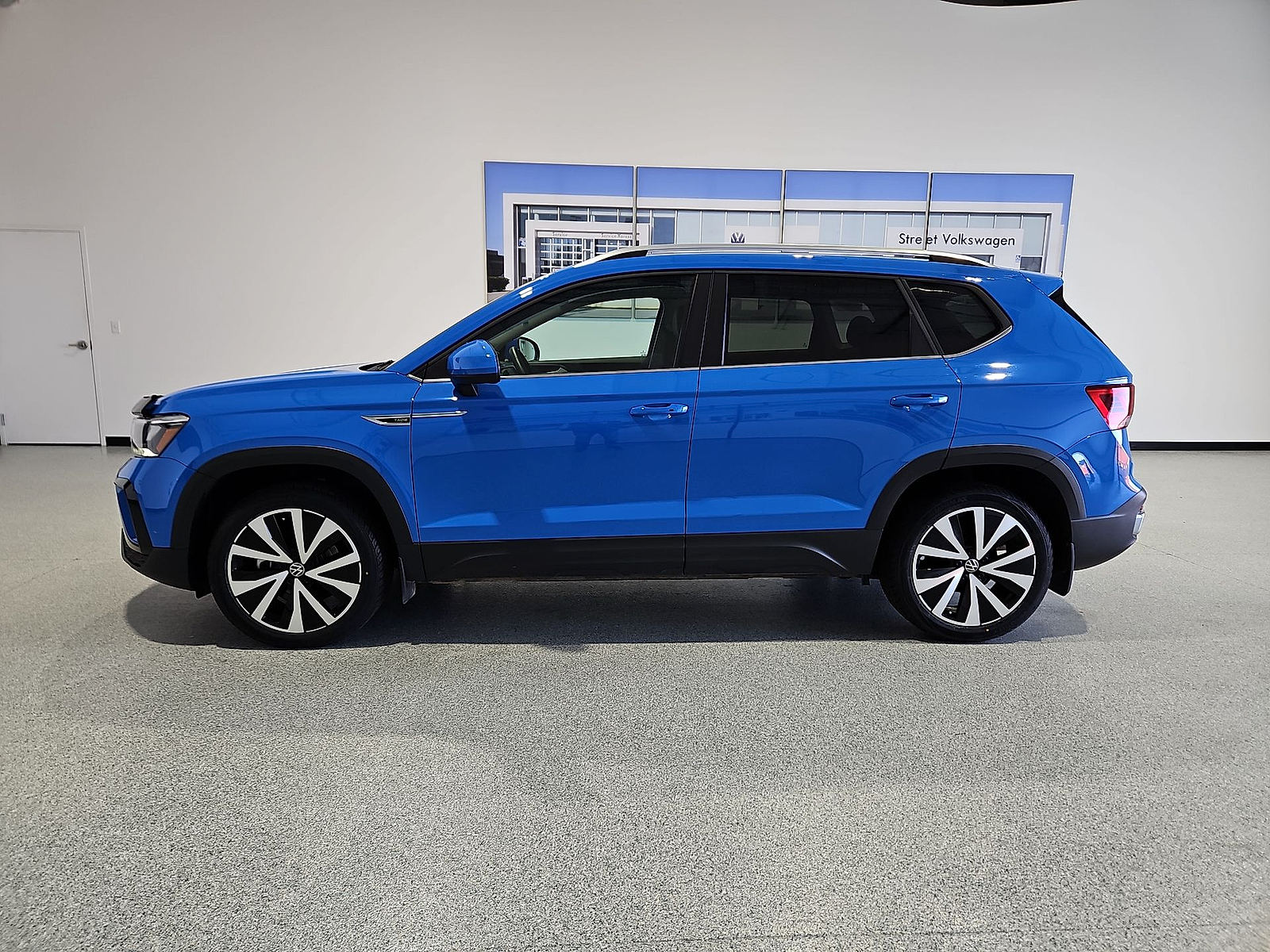 2024 Volkswagen Taos photo 5 of 22