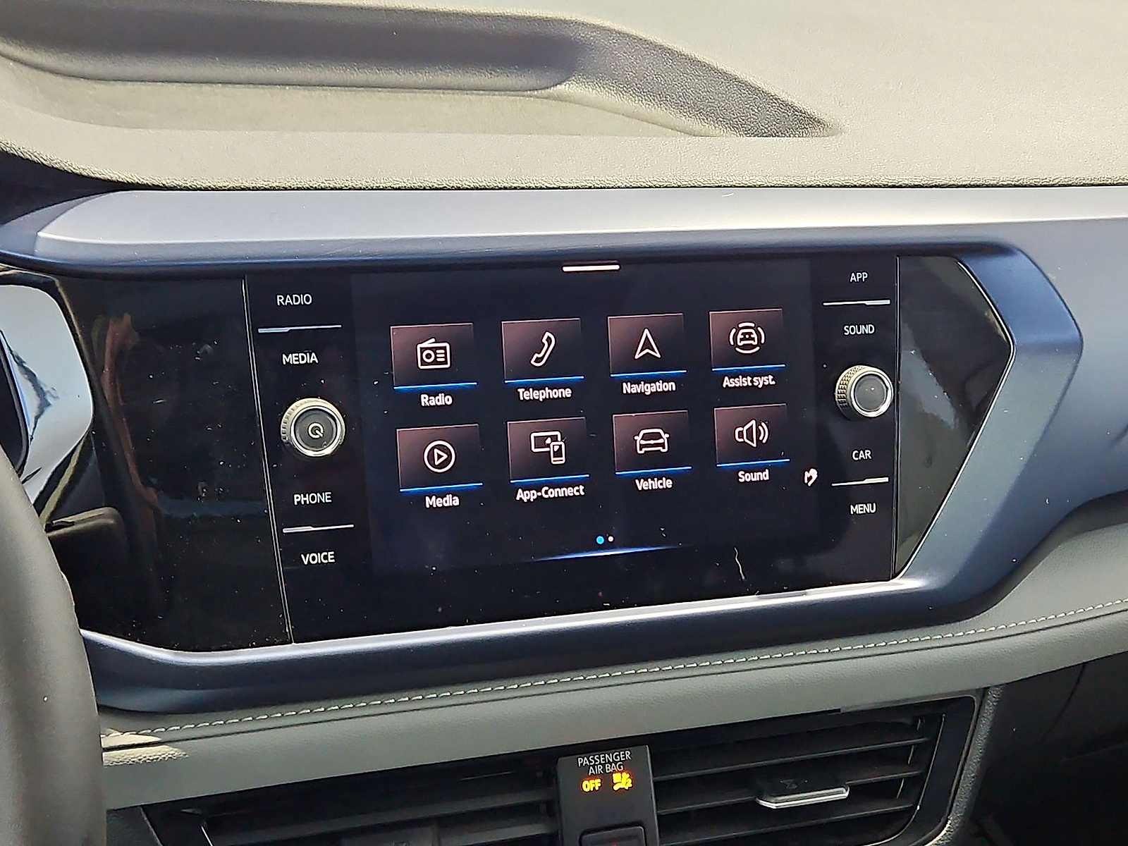 2024 Volkswagen Taos photo 19 of 22