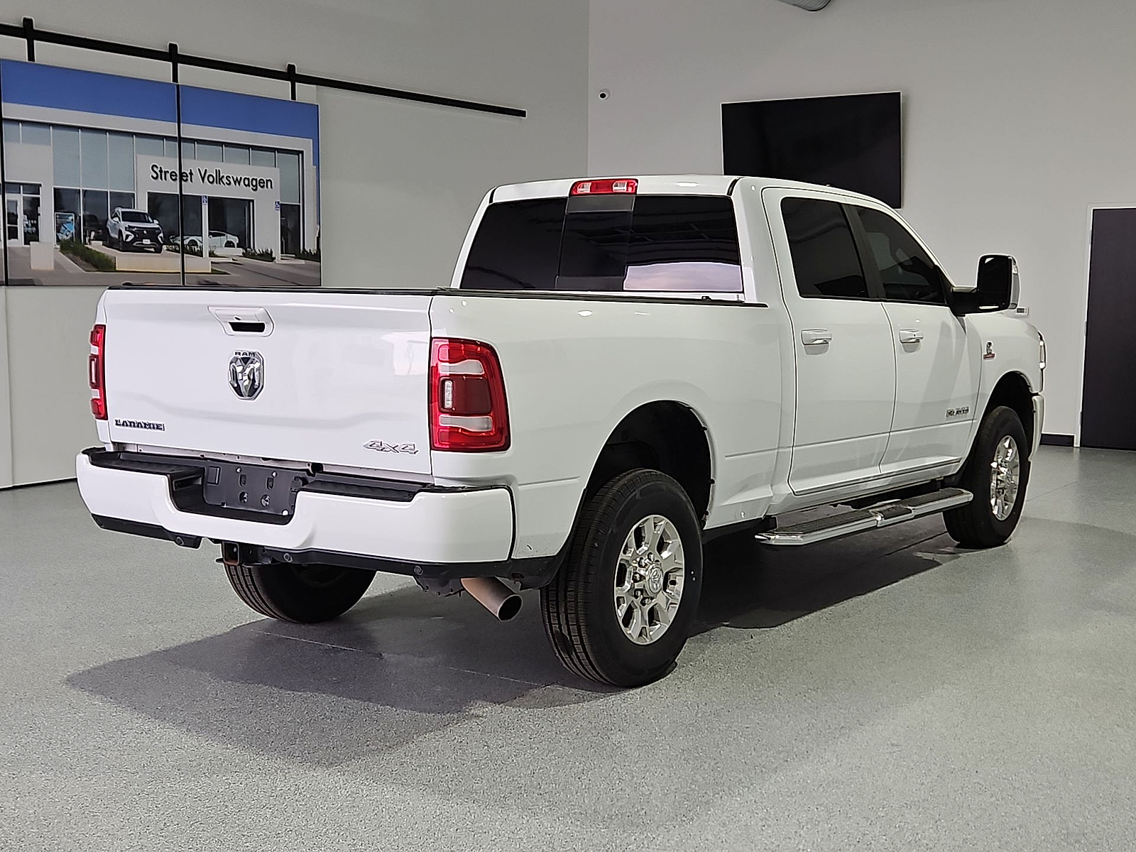 2024 Ram 2500 photo 8 of 22