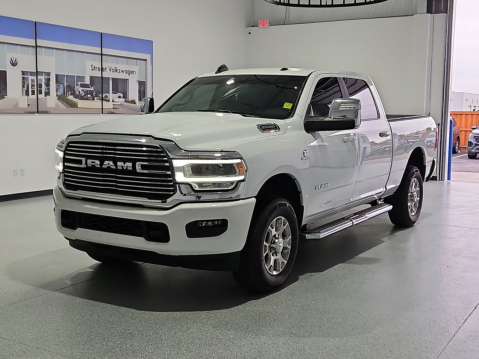 2024 Ram 2500 photo 4 of 22
