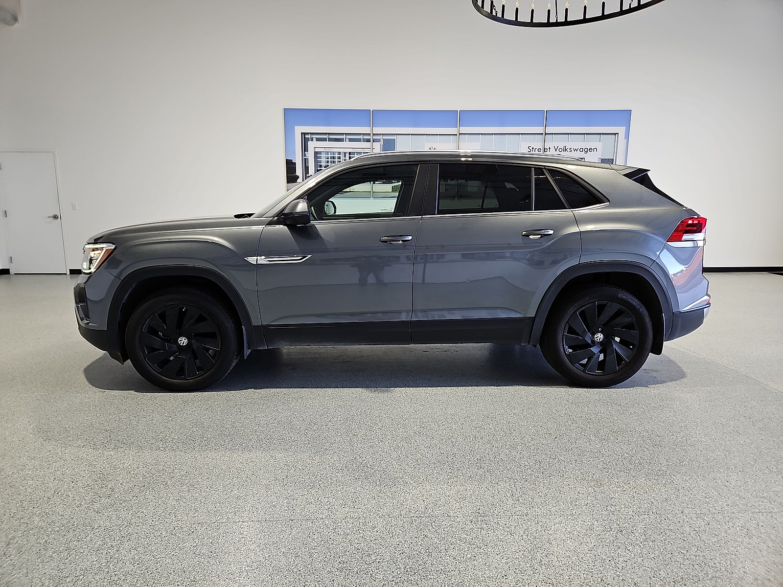 2024 Volkswagen Atlas Cross Sport photo 5 of 22
