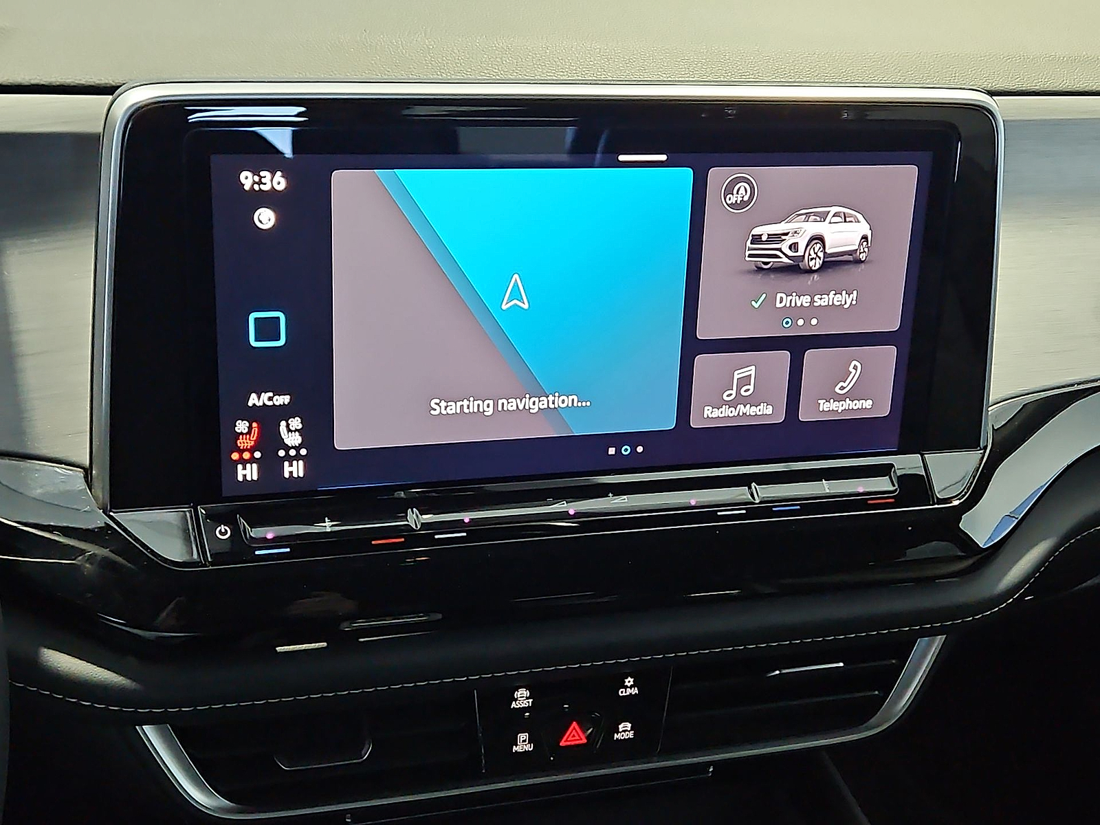 2024 Volkswagen Atlas Cross Sport photo 19 of 22