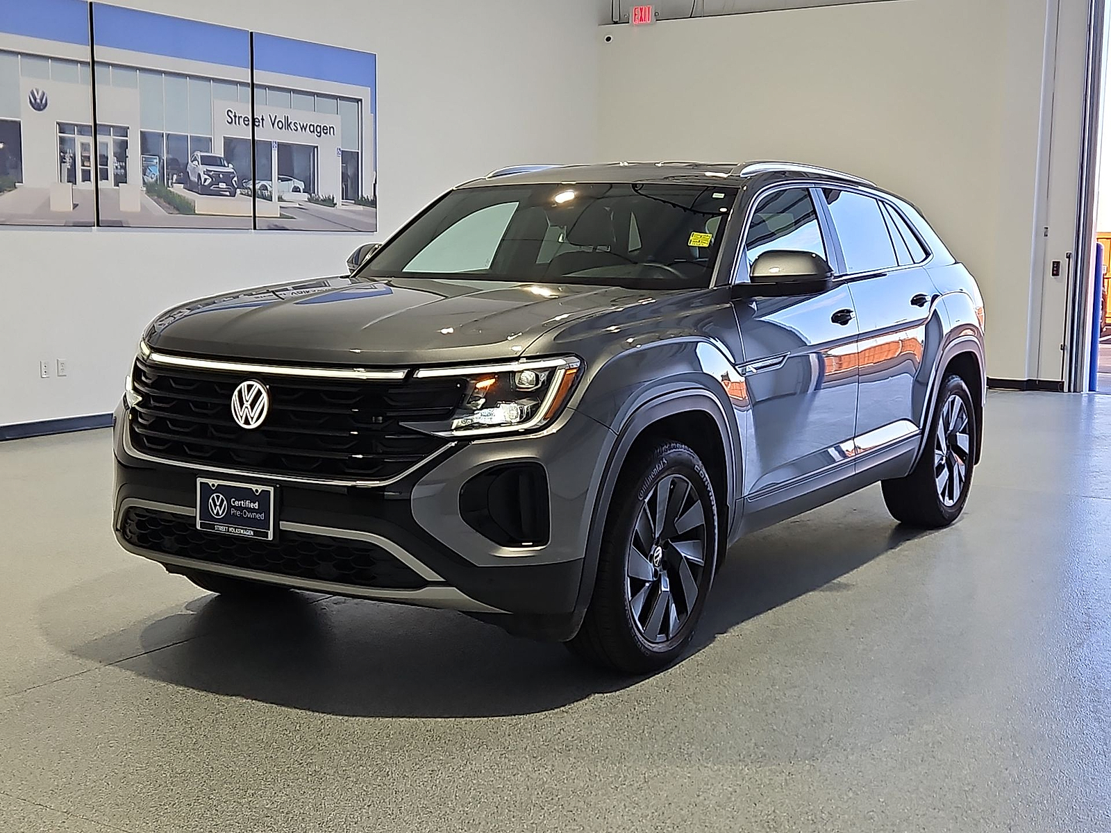 2024 Volkswagen Atlas Cross Sport photo 4 of 22