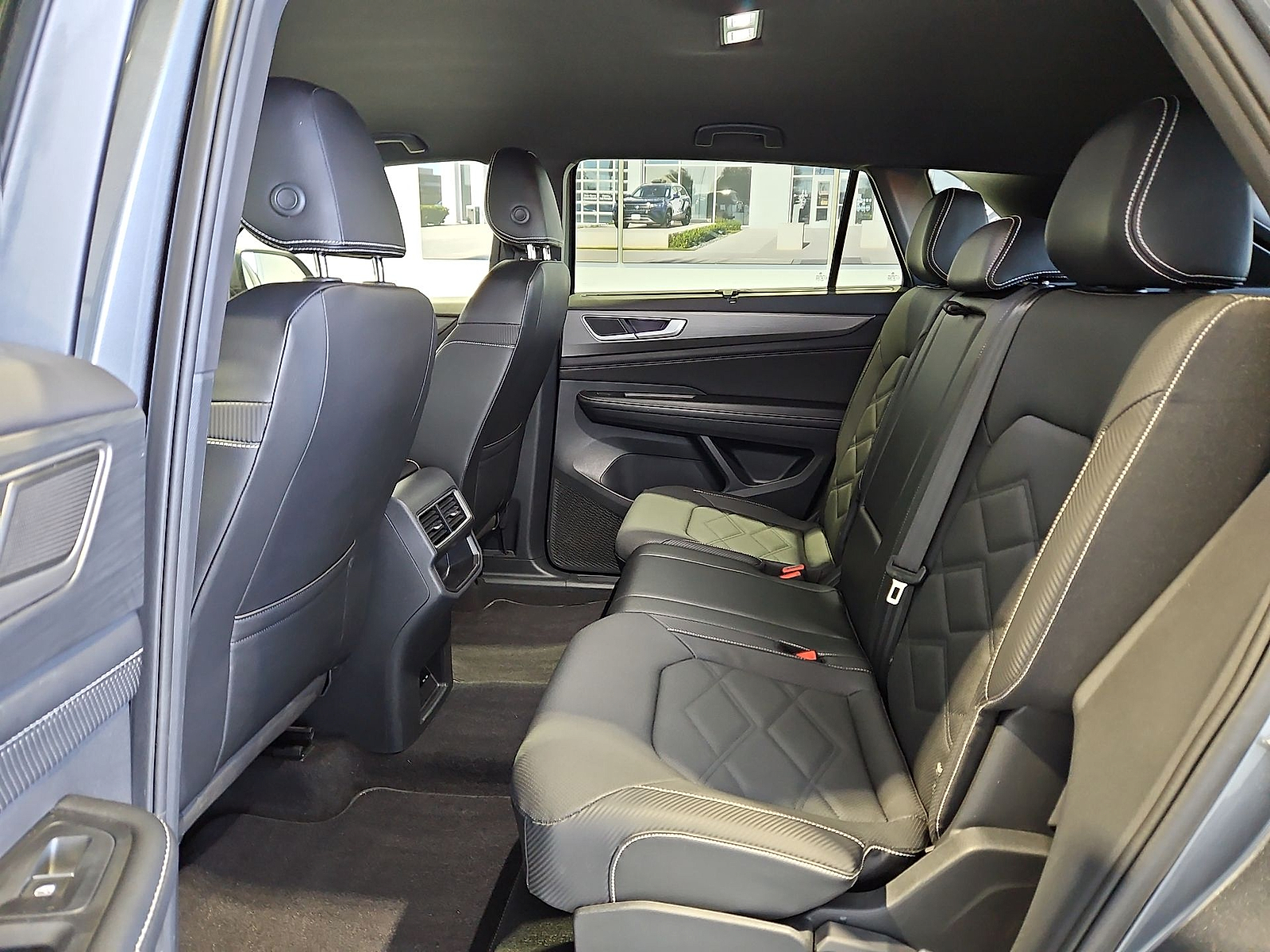 2024 Volkswagen Atlas Cross Sport photo 13 of 22