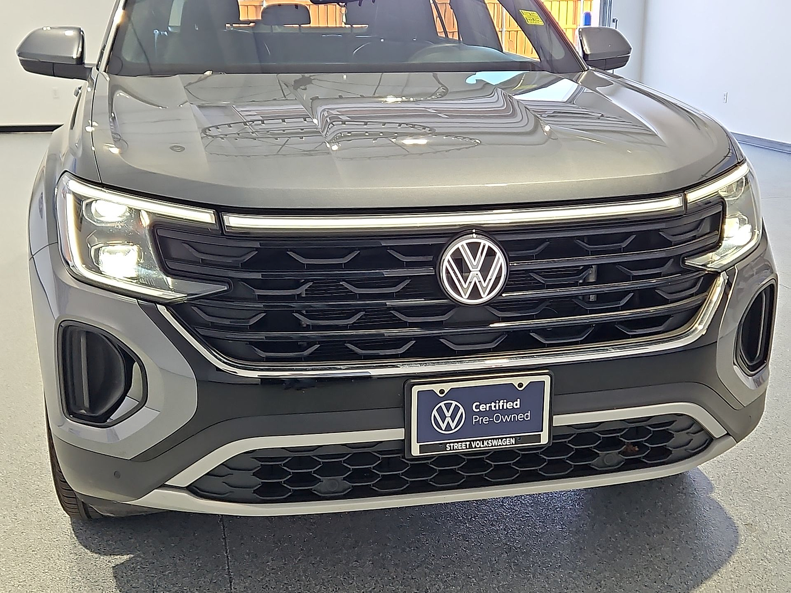 2024 Volkswagen Atlas Cross Sport photo 10 of 22