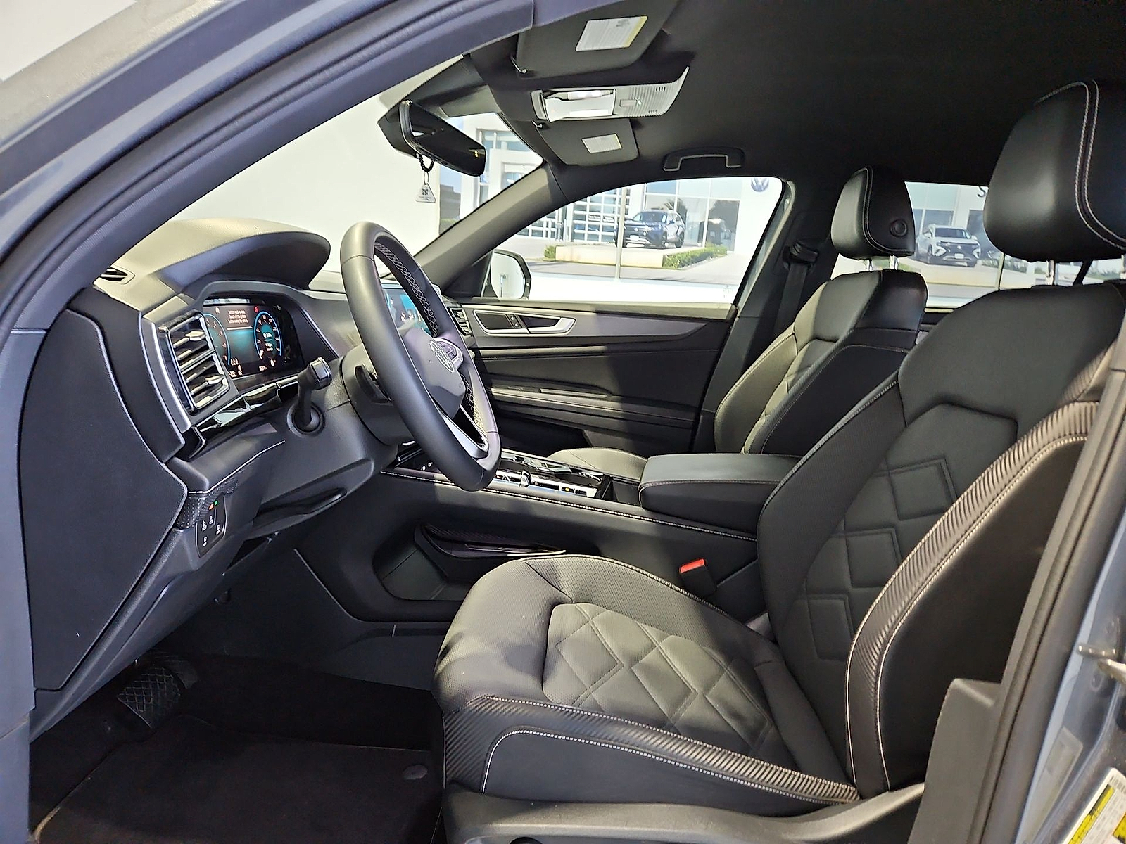 2024 Volkswagen Atlas Cross Sport photo 16 of 22